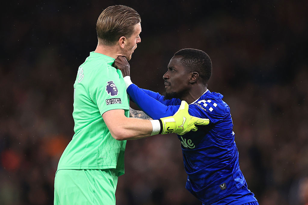 Everton goalkeeper Jordan Pickford and Idrissa Gueye clash resulting in a red card for Gueye.