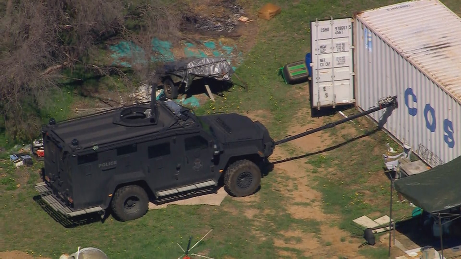 Dezi Freeman 'clearly' had help on the run, ex-detective says