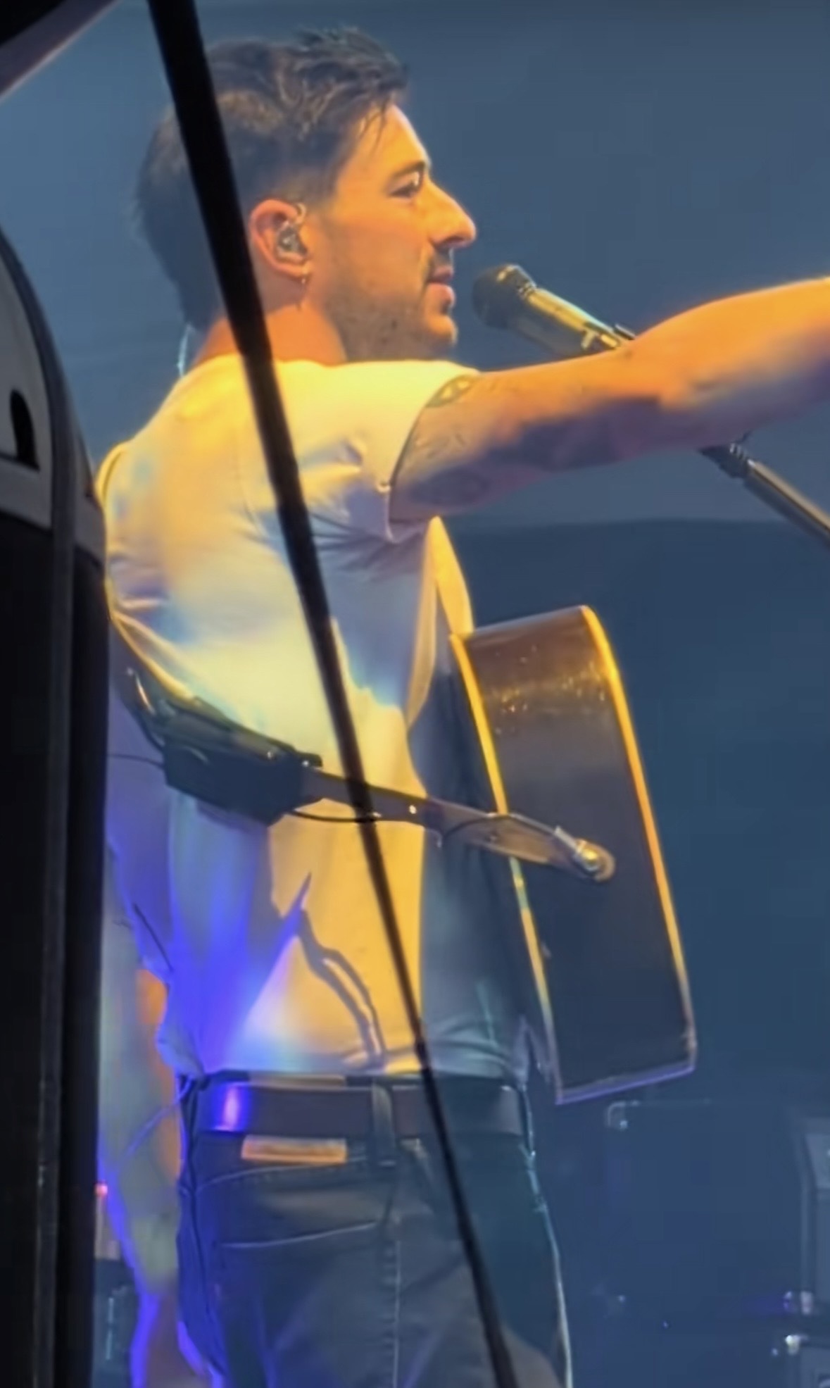 Marcus Mumford storms off stage during Mumford & Sons performance in Oregon