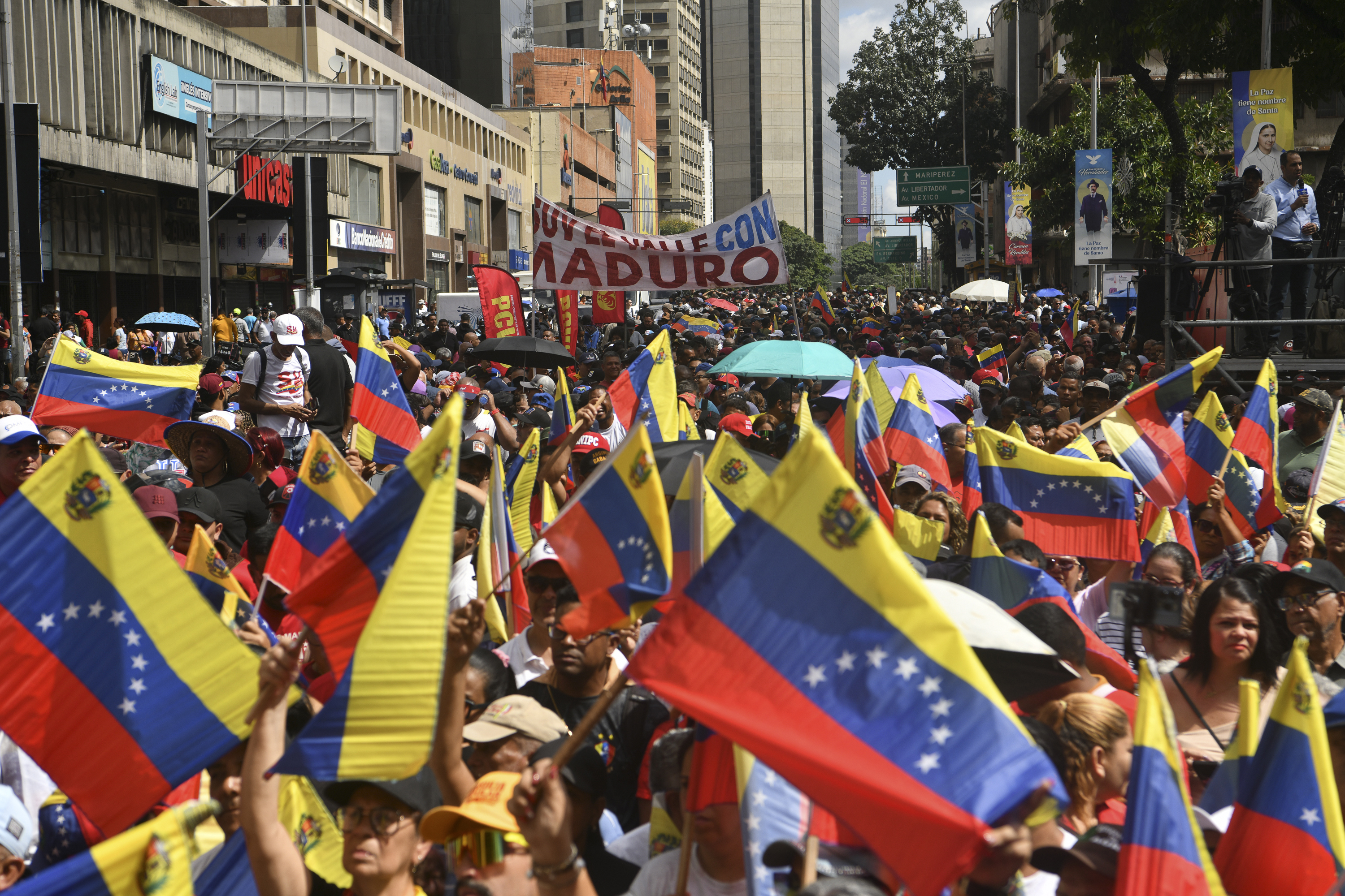CARACAS, VENEZUELA - JANUARY 4: Pro government supporters during a rally a day after the capture of Nicolas Maduro by US forces on January 4, 2026 in Caracas, Venezuela. US President Donald Trump announced on January 3 that his country's military had launched a "large-scale" attack on Venezuela and captured its President Nicolas Maduro, and his wife, Cilia Flores. Venezuela faces a political and social crisis, while citizens start to struggle with the lack of supplies and water. (Photo by Carlos