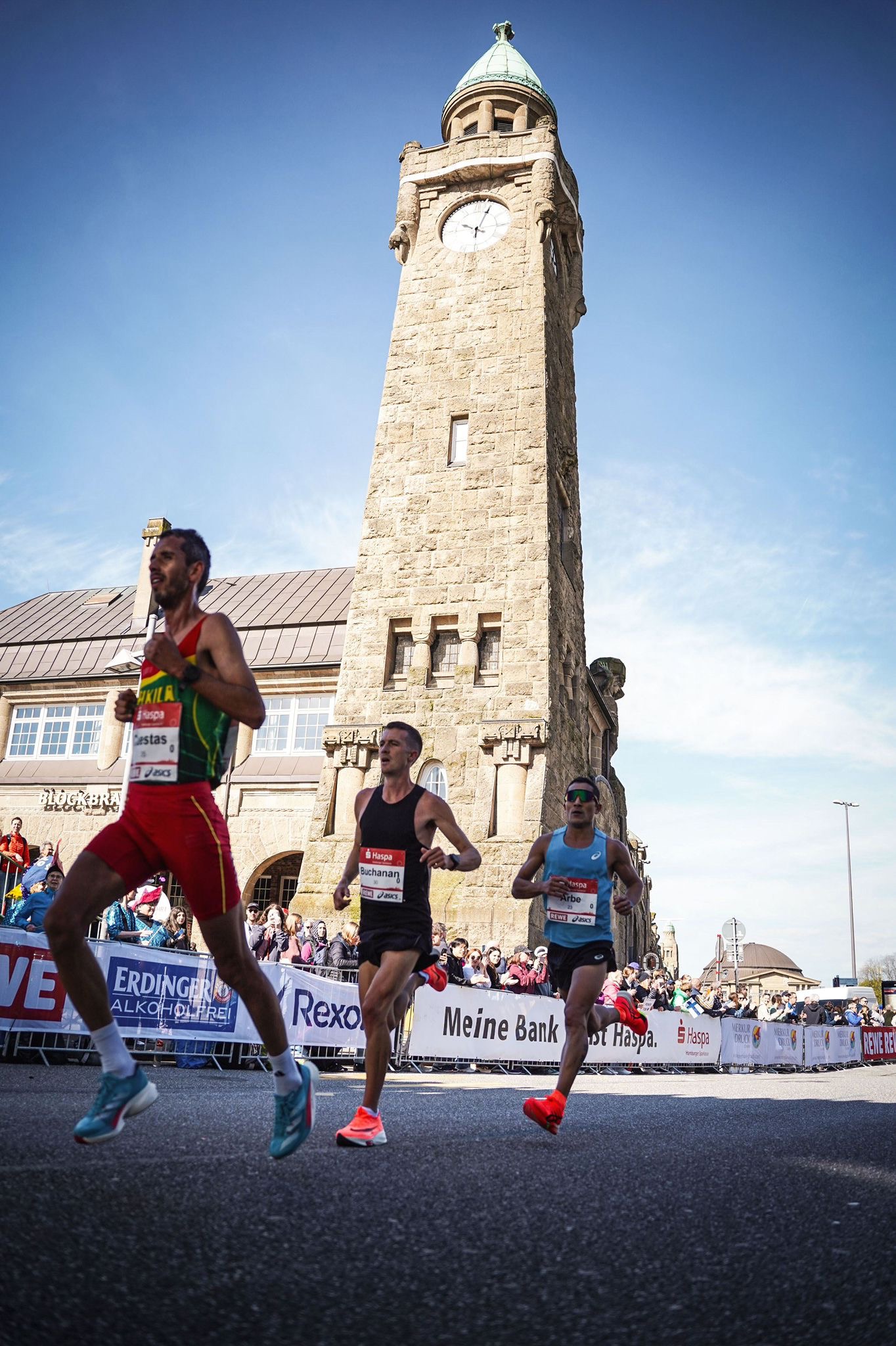 Andy Buchanan running the 2024 Hamburg Marathon.