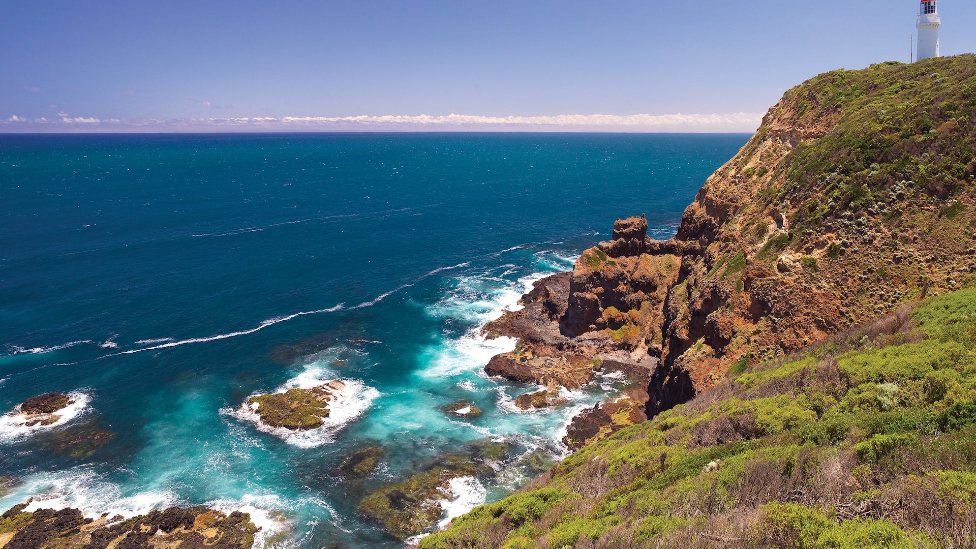 Young man dies after climbing cliff face near Melbourne