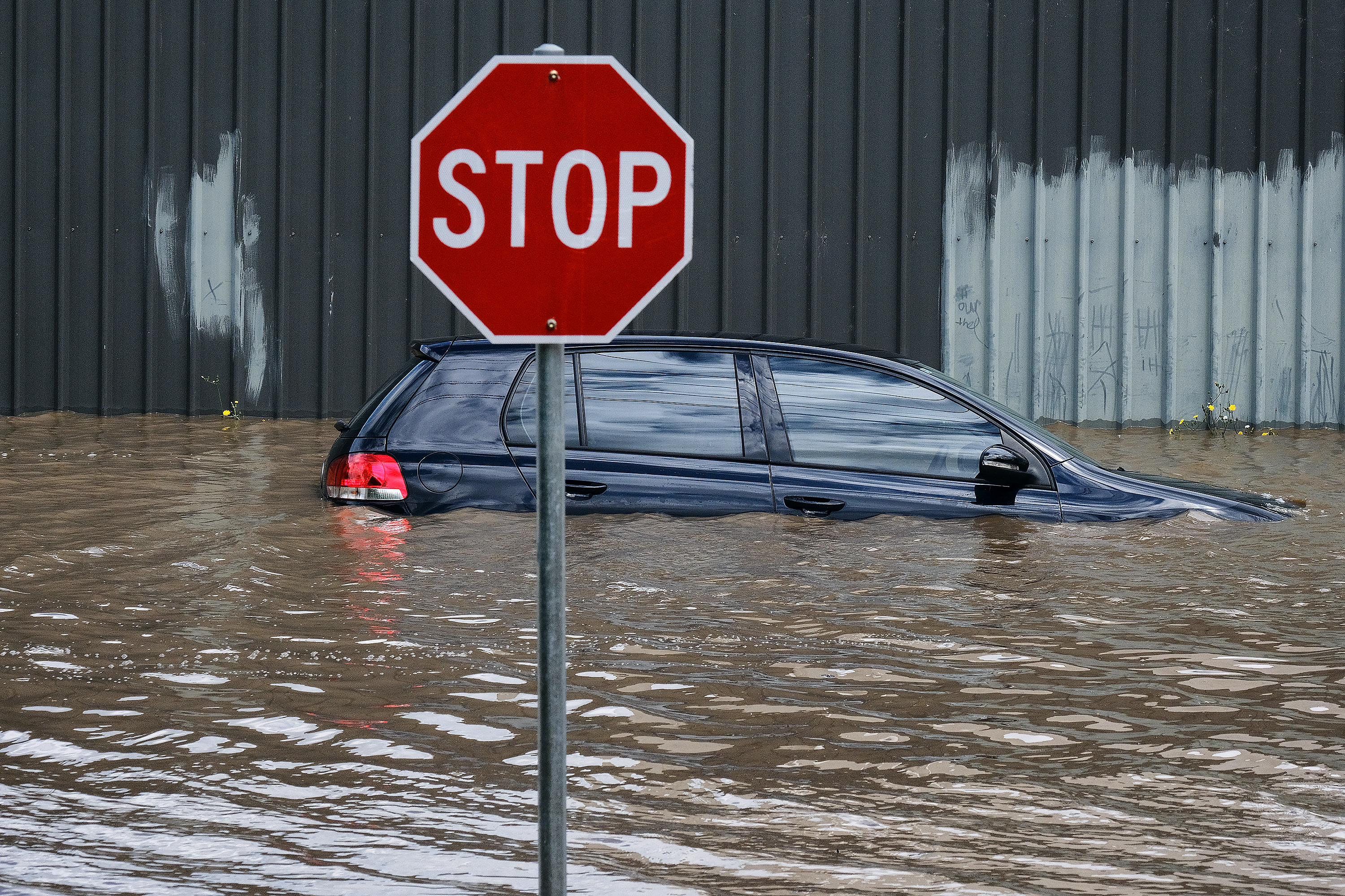 Photo of flooded cars in Kensington  on Friday 14 October 2022  Photo Luis Enrique Ascui