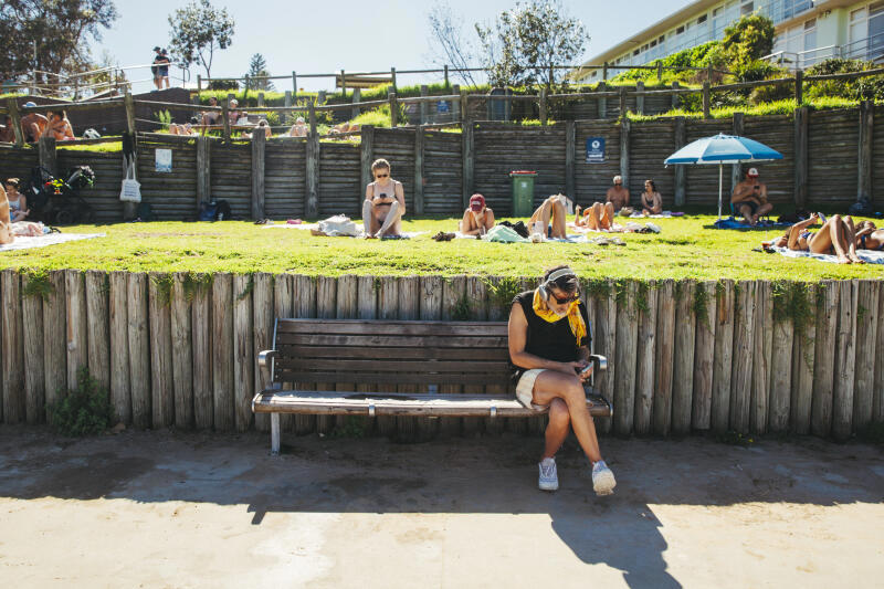 Hot Weather, Heat wave, Beach, cooling off, sweltering, unbearable heat, hot. Sydneysiders flock to Bondi Beach to cool off in the cold waters as temperatures are set to soar throughout the day, Sunday 21st of January 2024