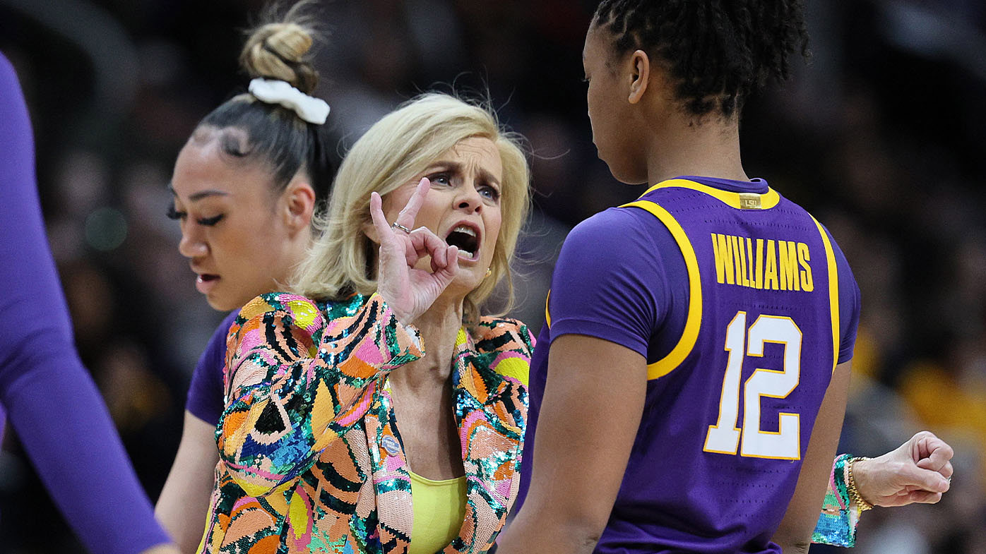 Kim Mulkey rallies her troops.