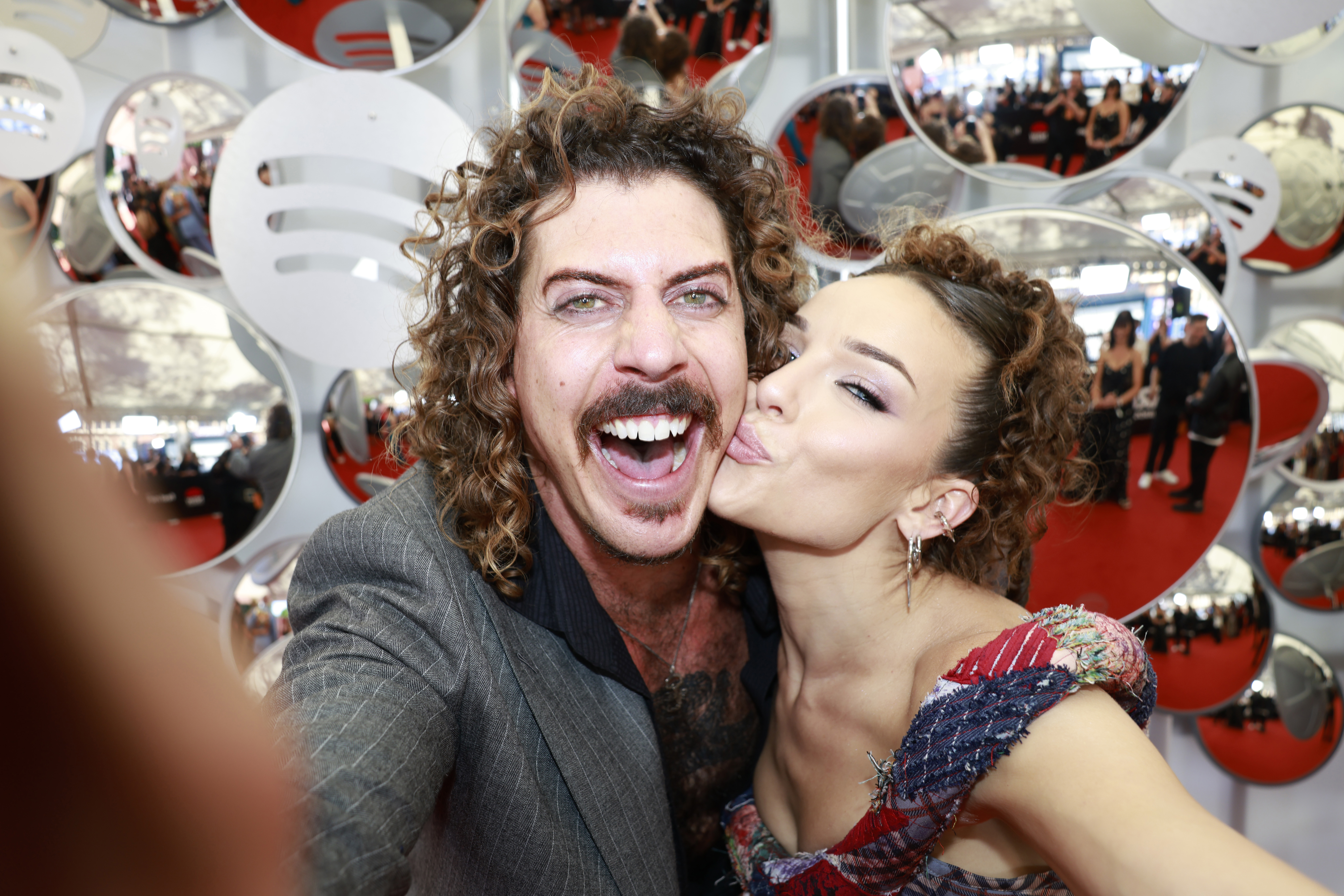 Adam Hyde (Keli Holiday) and Abbie Chatfield attends the 2025 ARIA Awards at Hordern Pavilion at Hordern Pavilion on November 19, 2025 in Sydney, Australia