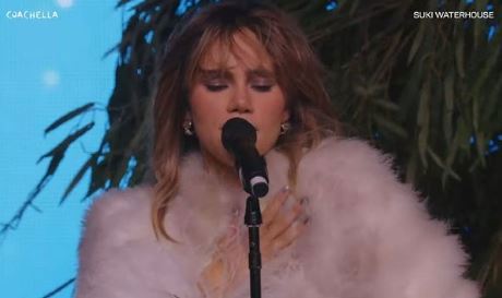 Suki Waterhouse