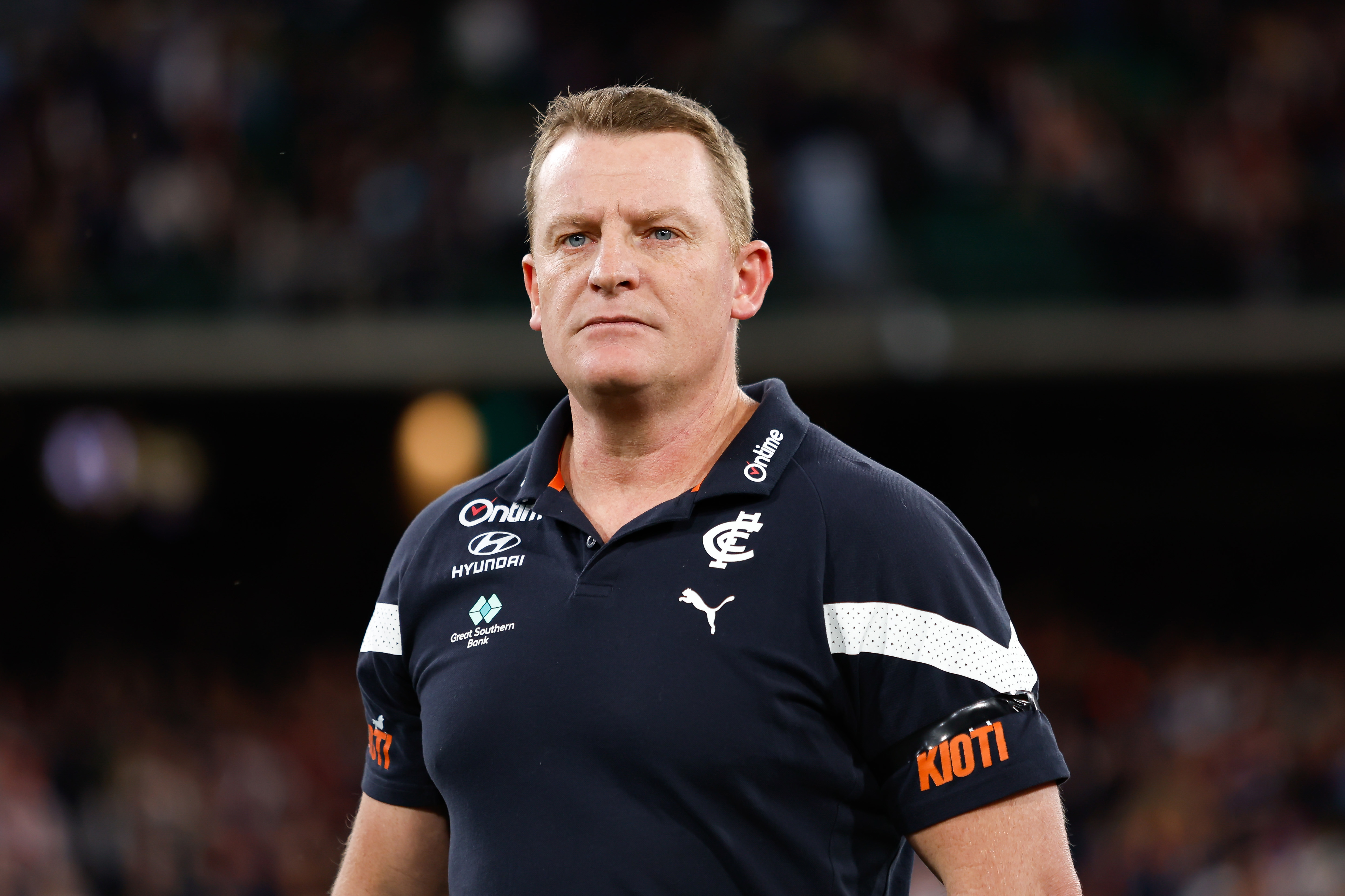 MELBOURNE, AUSTRALIA - SEPTEMBER 15: Michael Voss, Senior Coach of the Blues looks on during the 2023 AFL First Semi Final match between the Melbourne Demons and the Carlton Blues at Melbourne Cricket Ground on September 15, 2023 in Melbourne, Australia. (Photo by Dylan Burns/AFL Photos via Getty Images)