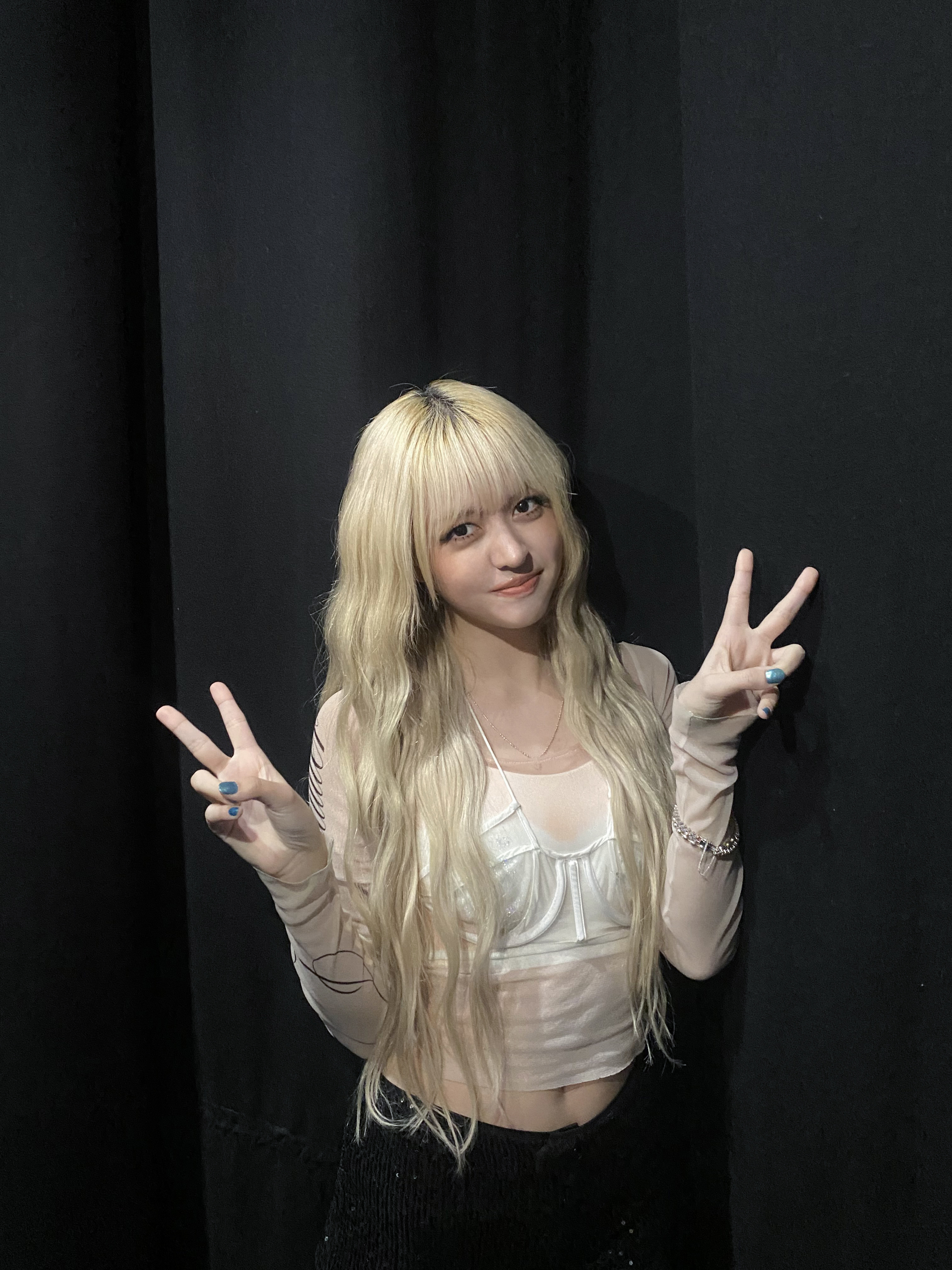 Lily from K-pop group NMIXX