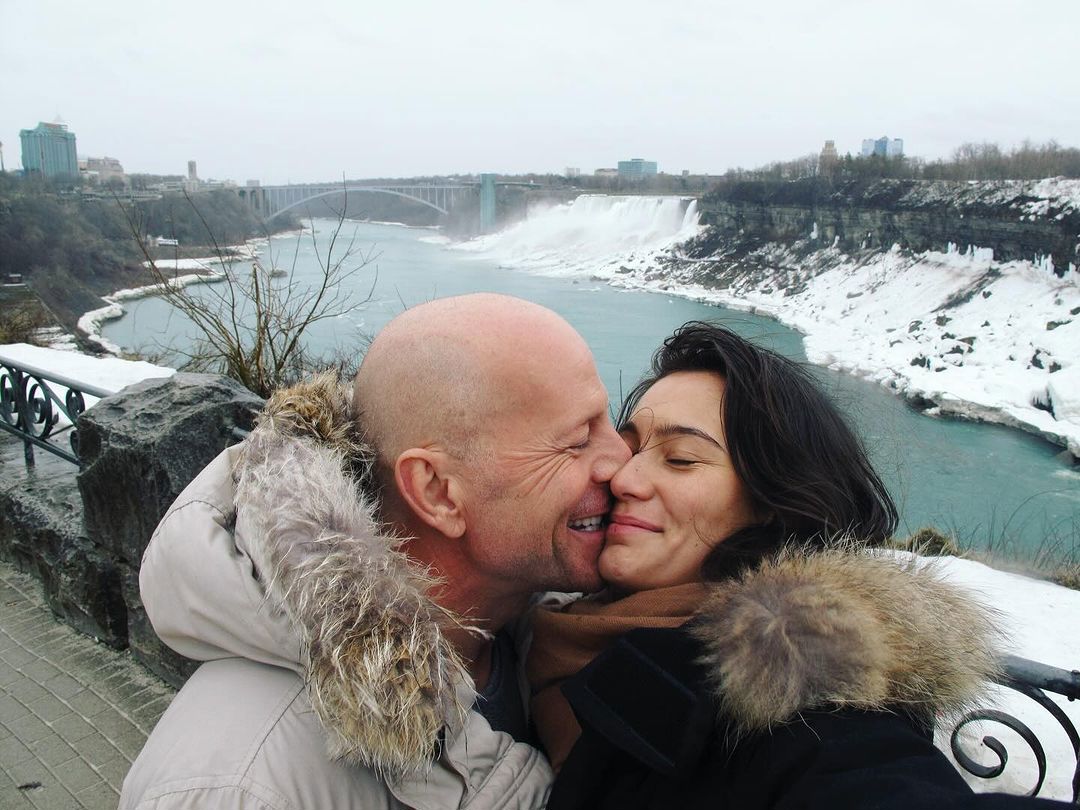 bruce willis wife support dementia diagnosis