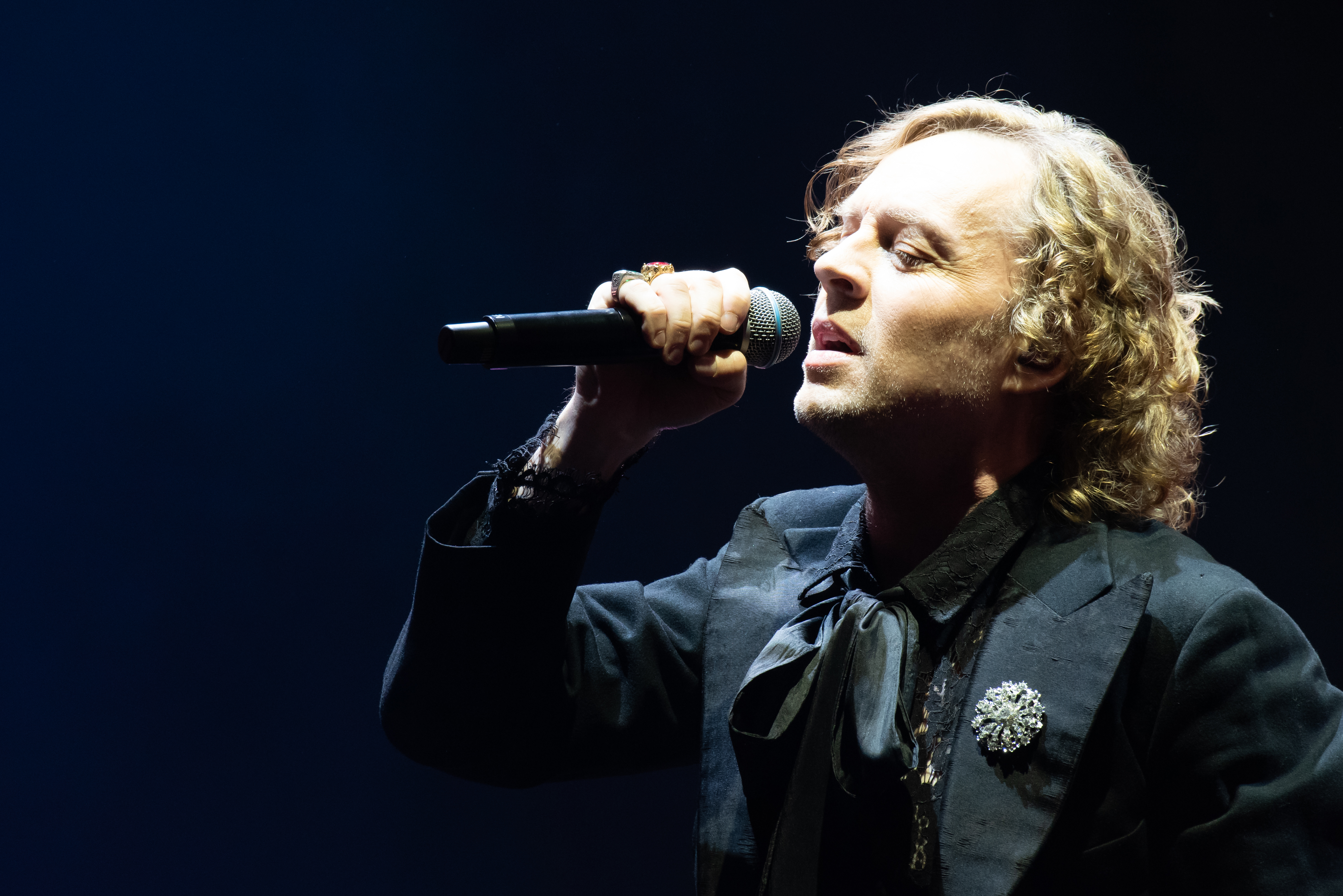 SOUTHEND, ENGLAND - MARCH 29: Darren Hayes performs in concert at The Cliffs Pavilion on March 29, 2023 in Southend, England. (Photo by John Keeble/Getty Images)