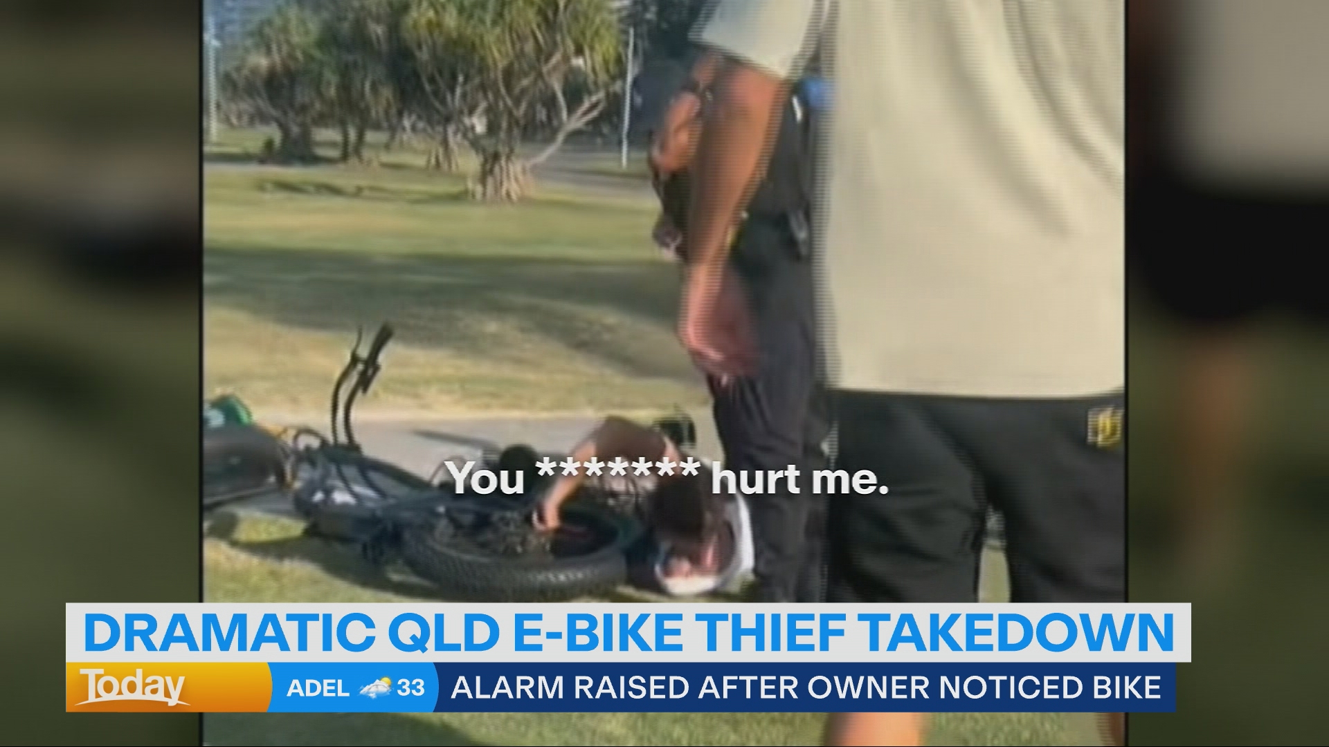 After being tackled to the ground, the man got his finger stuck in the frame of the e-bike.