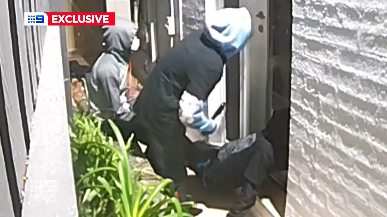 Teens Armed With Machete Try To Get Into Sydney Home As Owners Watch ...