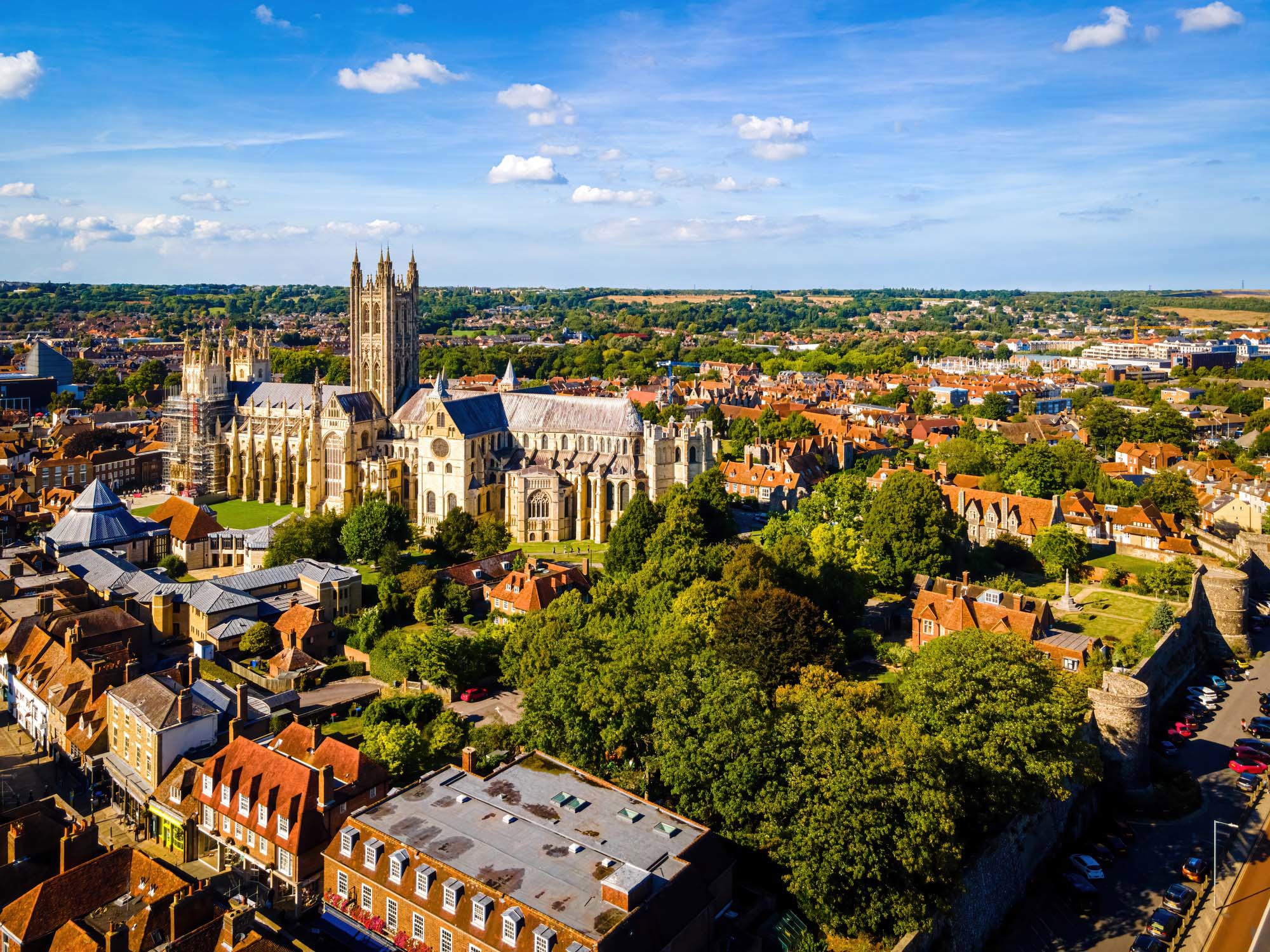 Two dead, 11 hospitalised in UK university meningitis outbreak