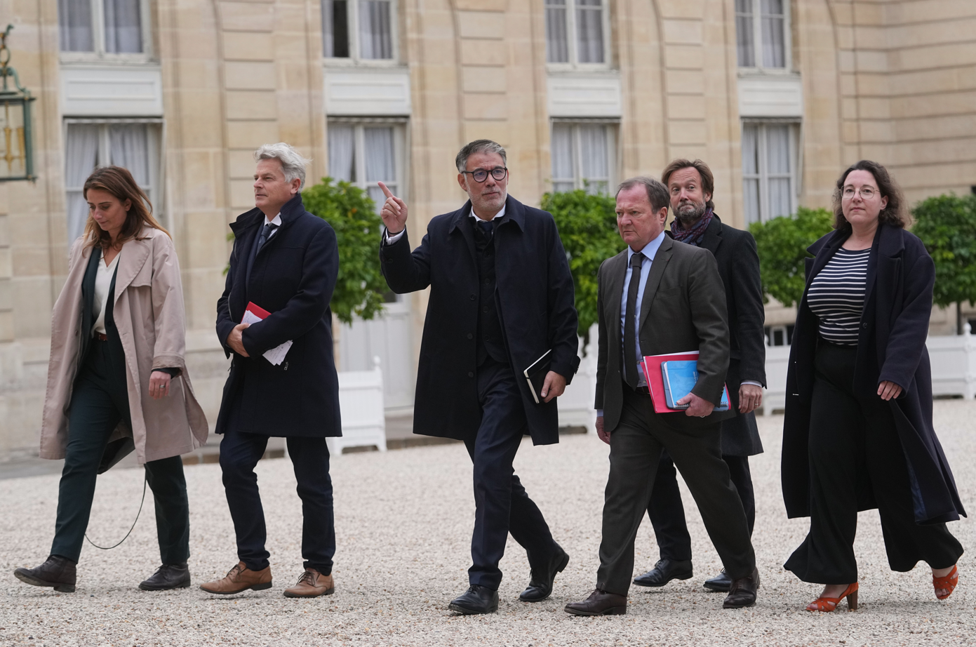 From left, French Green Party leader Marine Tondelier, French Communist Party leader Fabien Roussel, French socialist party secretary general Olivier Faure, Stephane Peu, member of French Communist Party, Boris Vallaud, president of the socialist parliament members at the National Assembly, and Cyrielle Chatelain, member of French Green Party arrive for a meeting with French president Emmanuel Macron at the Elysee Palace, in Paris, Friday, Oct. 10, 2025. (AP Photo/Thibault Camus)
