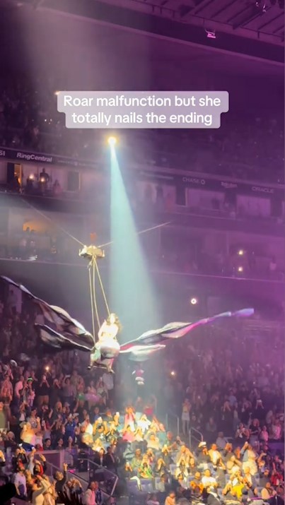 Katy Perry butterfly prop malfunction