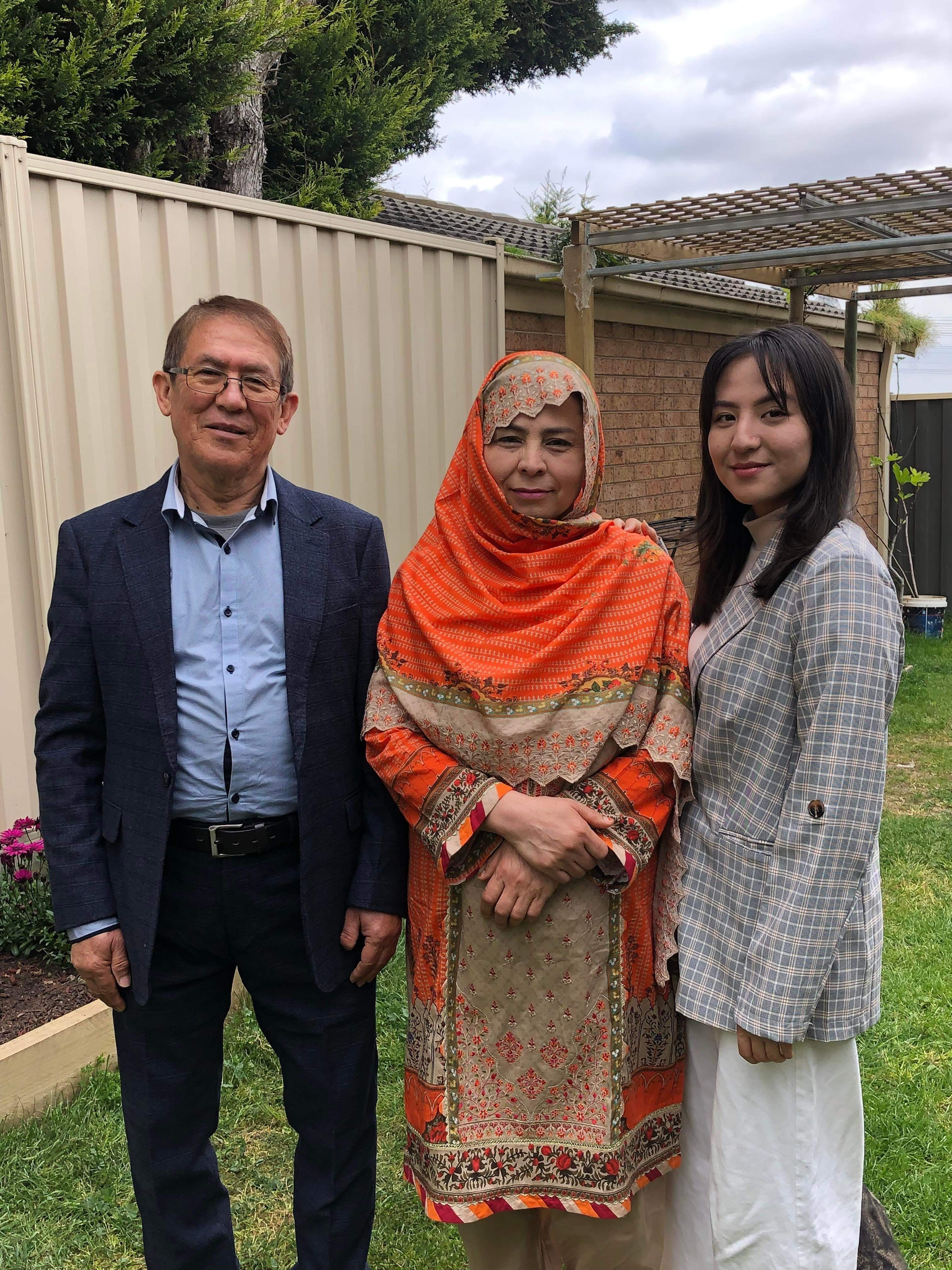 Sajeda Zaki (right), pictured here with her mother and father. 