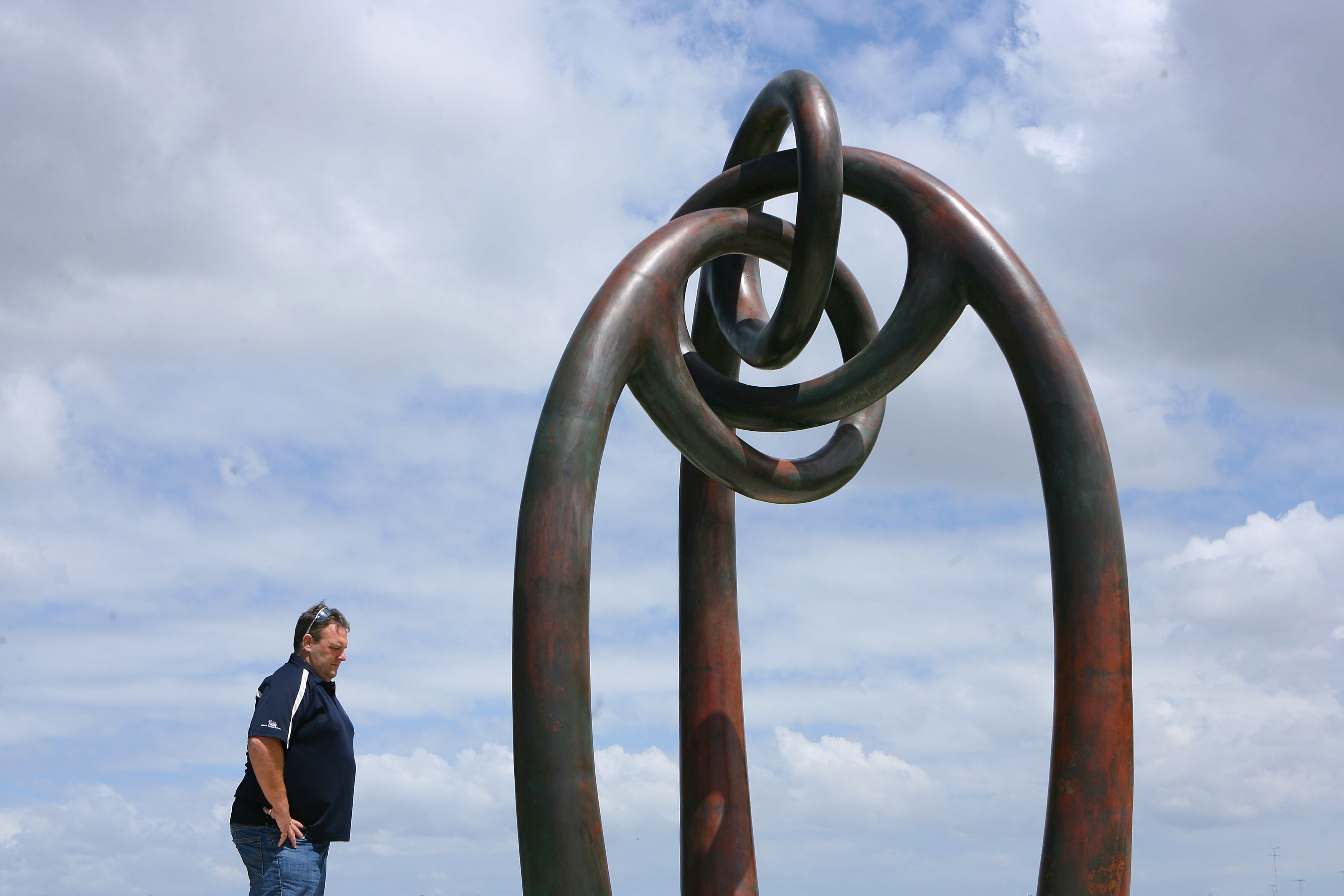 Erik De Haart pays his respects at the Bali Bombing Memorial in Coogee. Erik, a Coogee Dolphin Rugby life member  was in Bali at the time of the bombings and lost six friends from the Coogee Dolphins club in the terror attack on the Sari Club and Paddy s Bar on Legian street in Kuta, Bali, 12th of October 2002. Today JI members Amrozi, Muhklas and Imam Samudra were executed in Java, Indonesia for the Bali Bombing attack killing 202 people including 88 Australians. Coogee, Sydney, NSW. Today 9th 