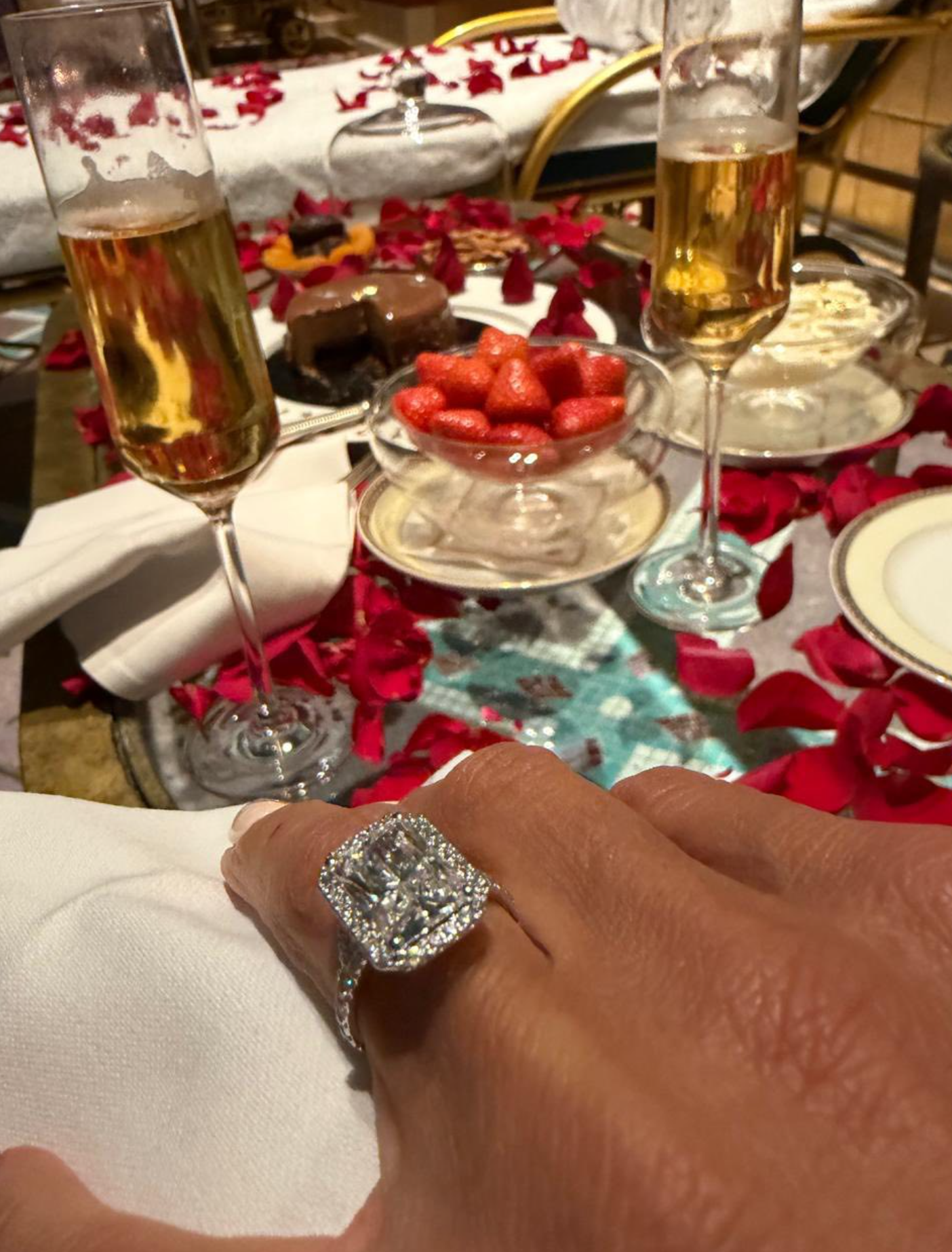 K﻿atie Price has gotten married in a shock wedding ceremony in Dubai, just one week after meeting her new man.Self-proclaimed millionaire businessman Lee Andrews and Price, 47, were engaged on January 24, and then were married the next day in a whirlwind ceremony in Dubai.