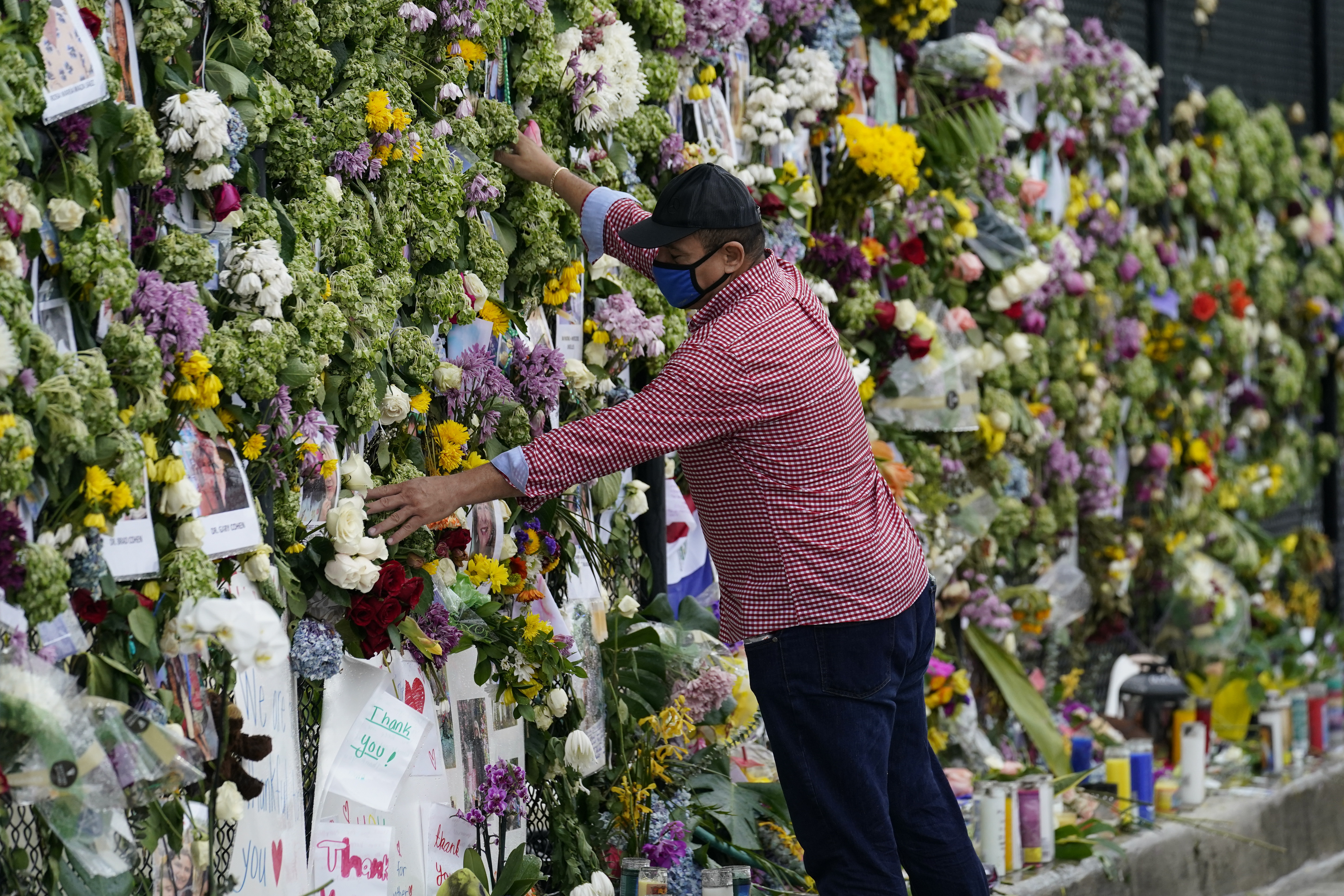 Miami building collapse loss 'too great to bear' as rescuers find children