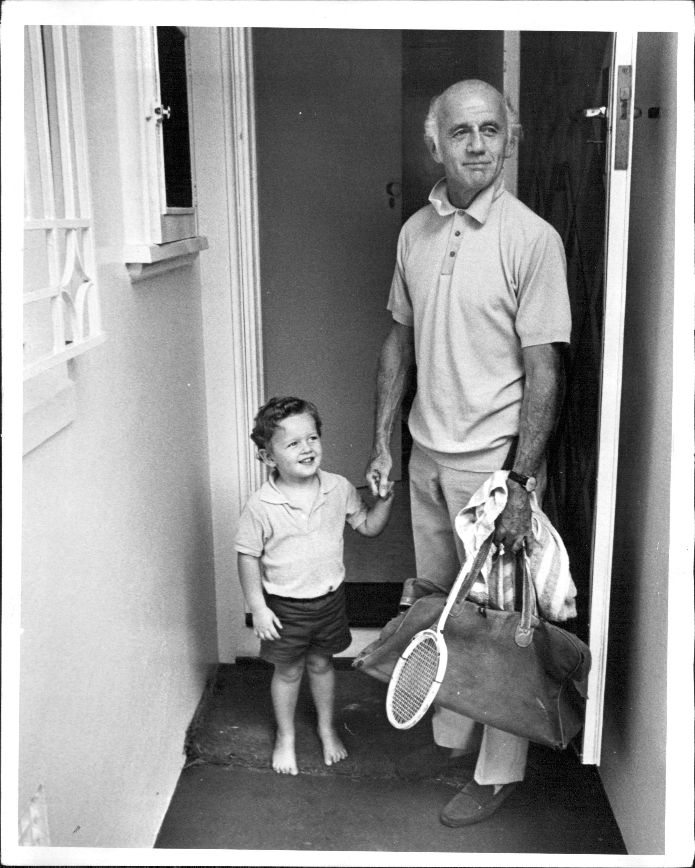 Billy McMahon & Son Julian (2½). November 23, 1971. (Photo by Fairfax Media).