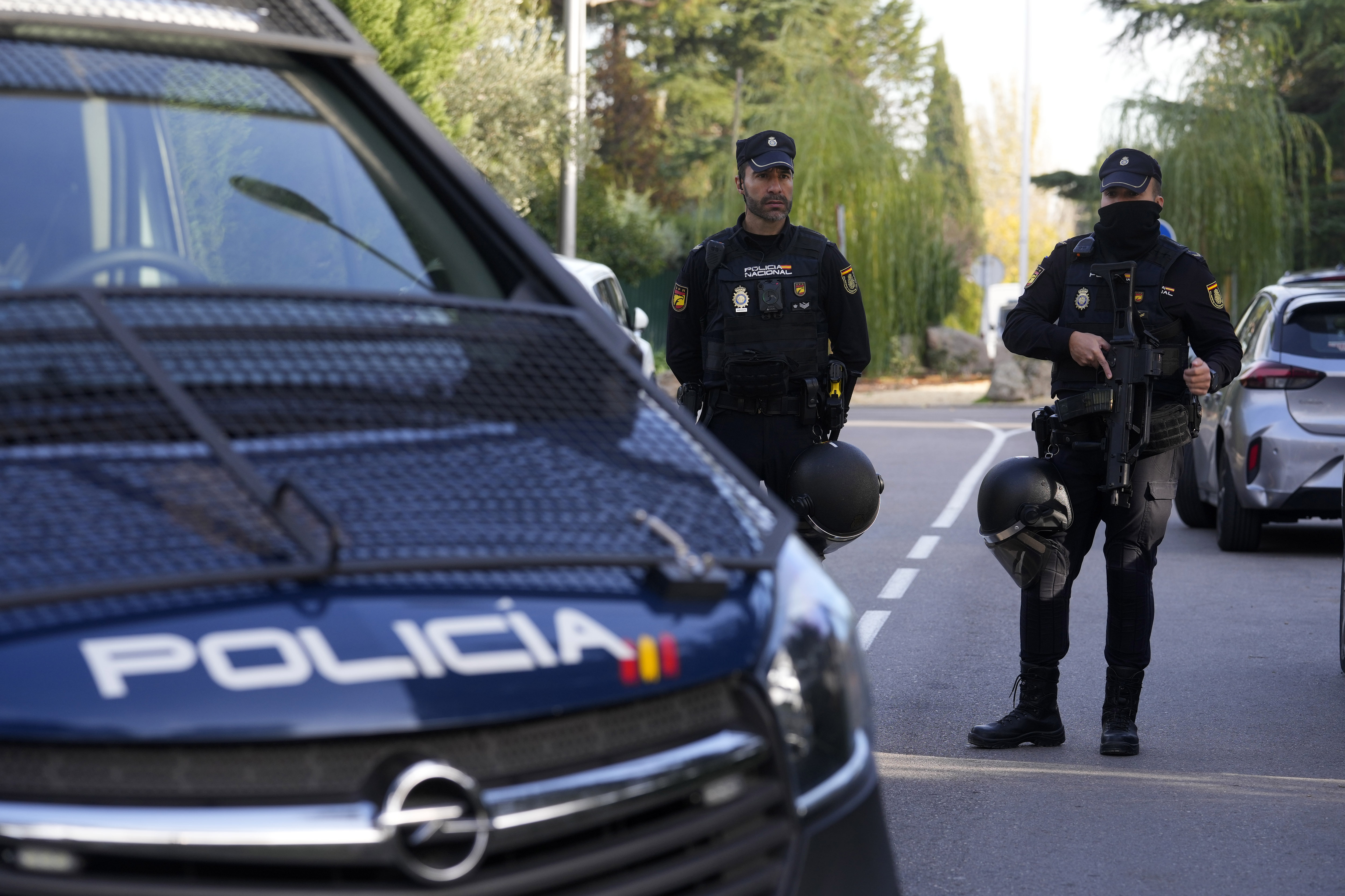 Hallados numerosos dispositivos tras explosión en embajada de Ucrania en España