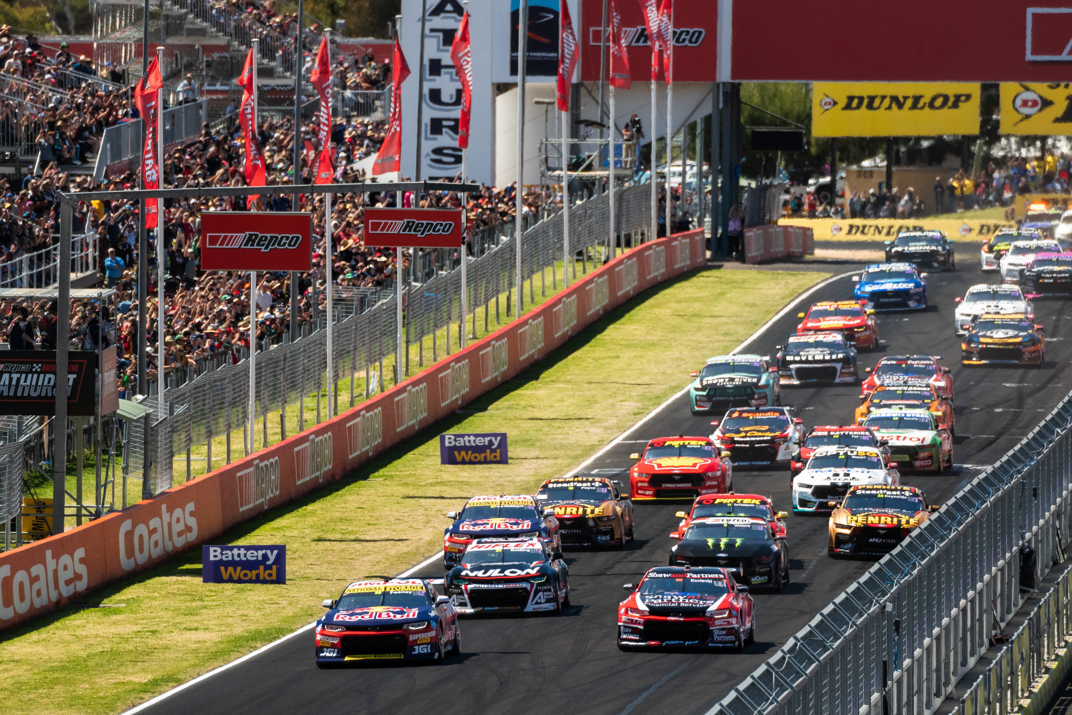 The start of the 2023 Bathurst 1000.