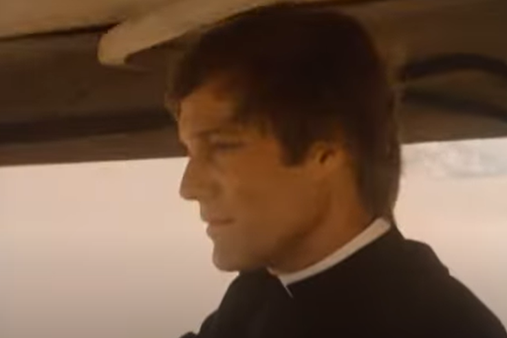  Richard Chamberlain in The Thorn Birds show.