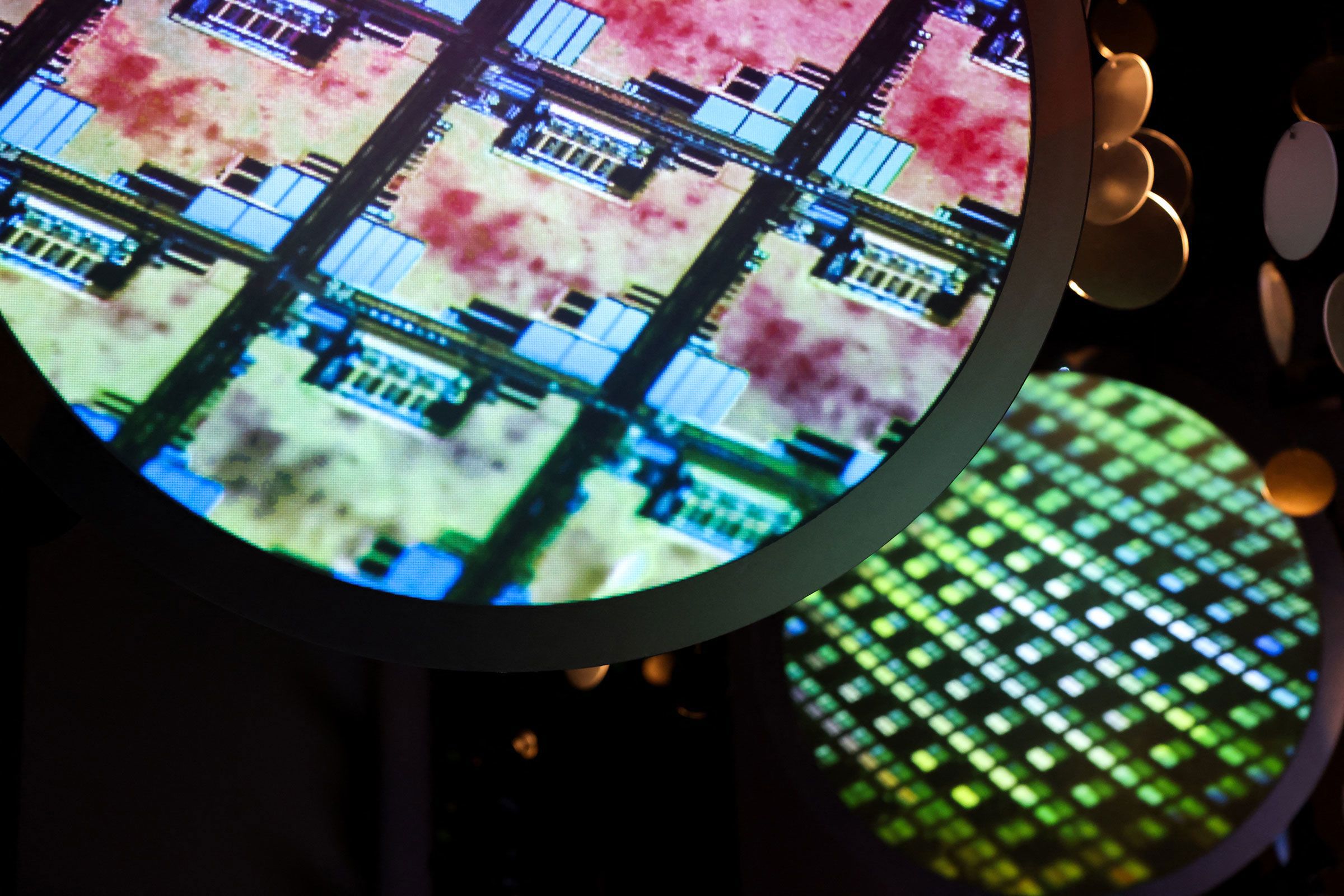 Se muestra una oblea electrónica en el Museo de Innovación TSMC en Hsinchu, Taiwán, en 2024.