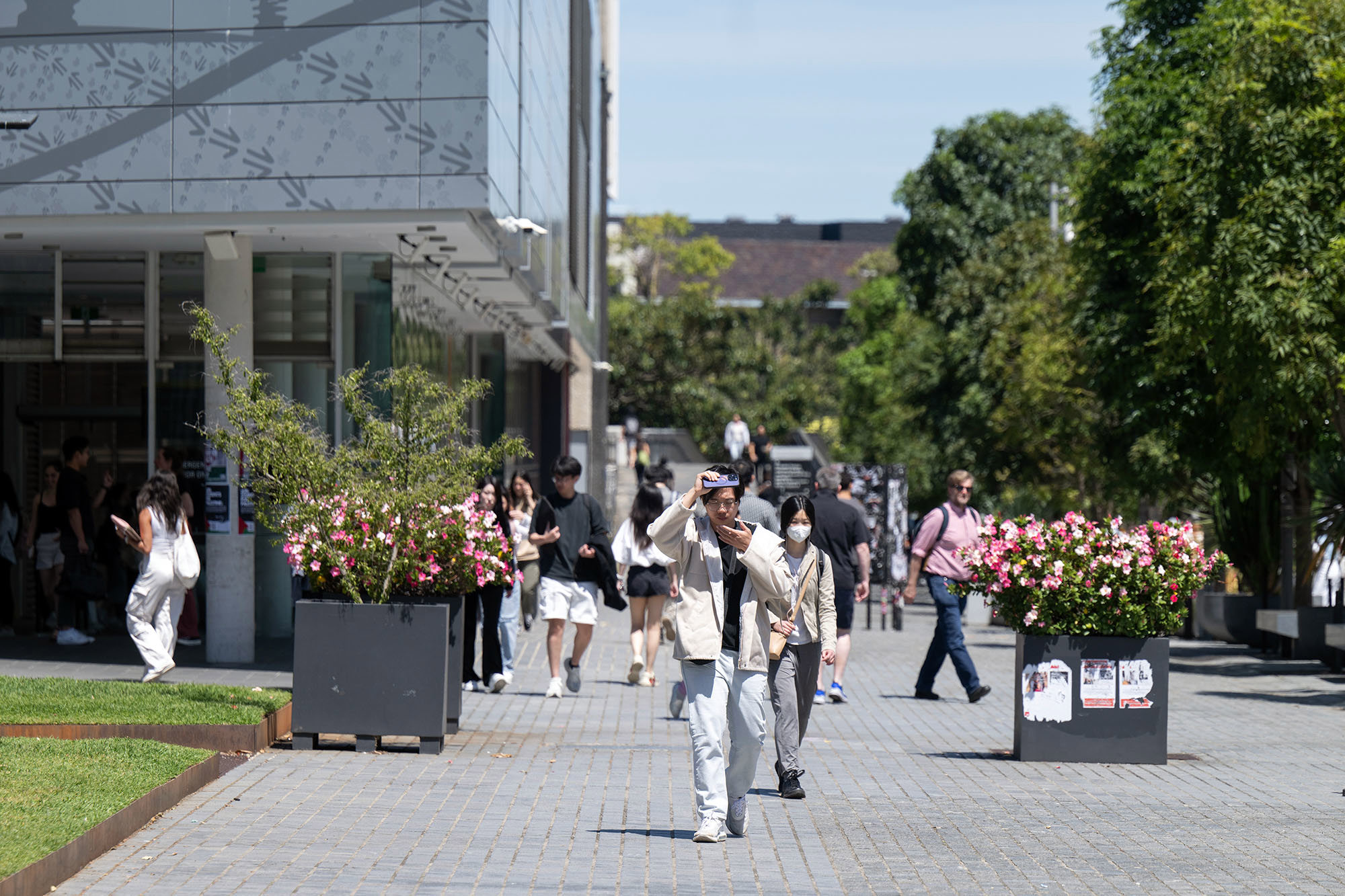 General scenes of students on Sydney University campus.