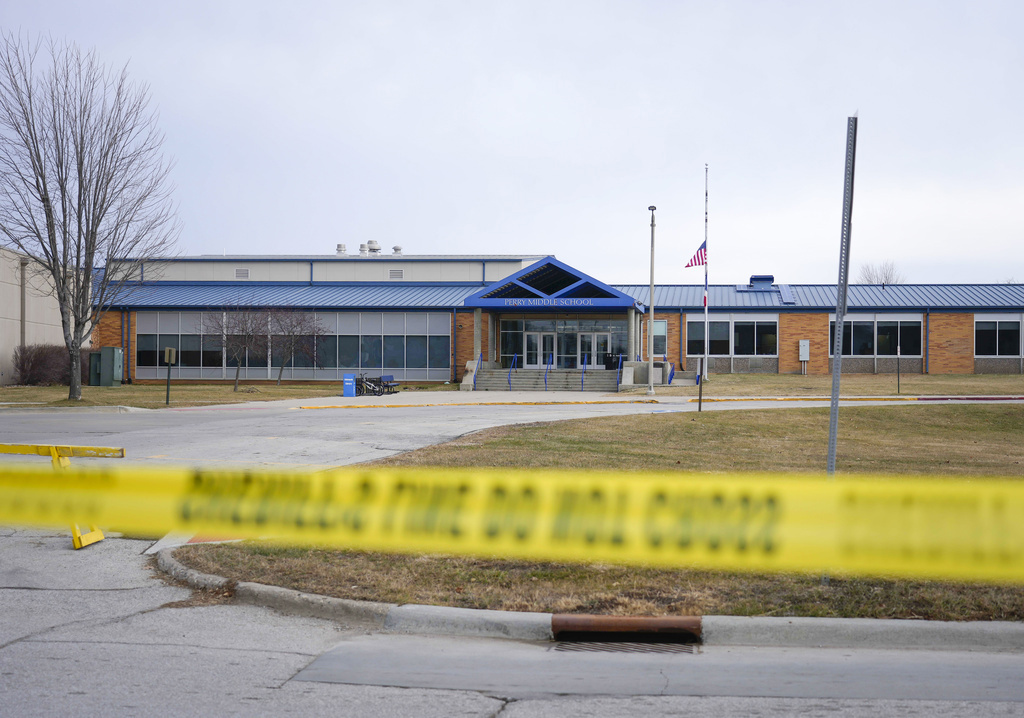 La angustia de una madre después de que un niño de 11 años, conocido como 'smiley', muriera en un tiroteo en una escuela de EE. UU.