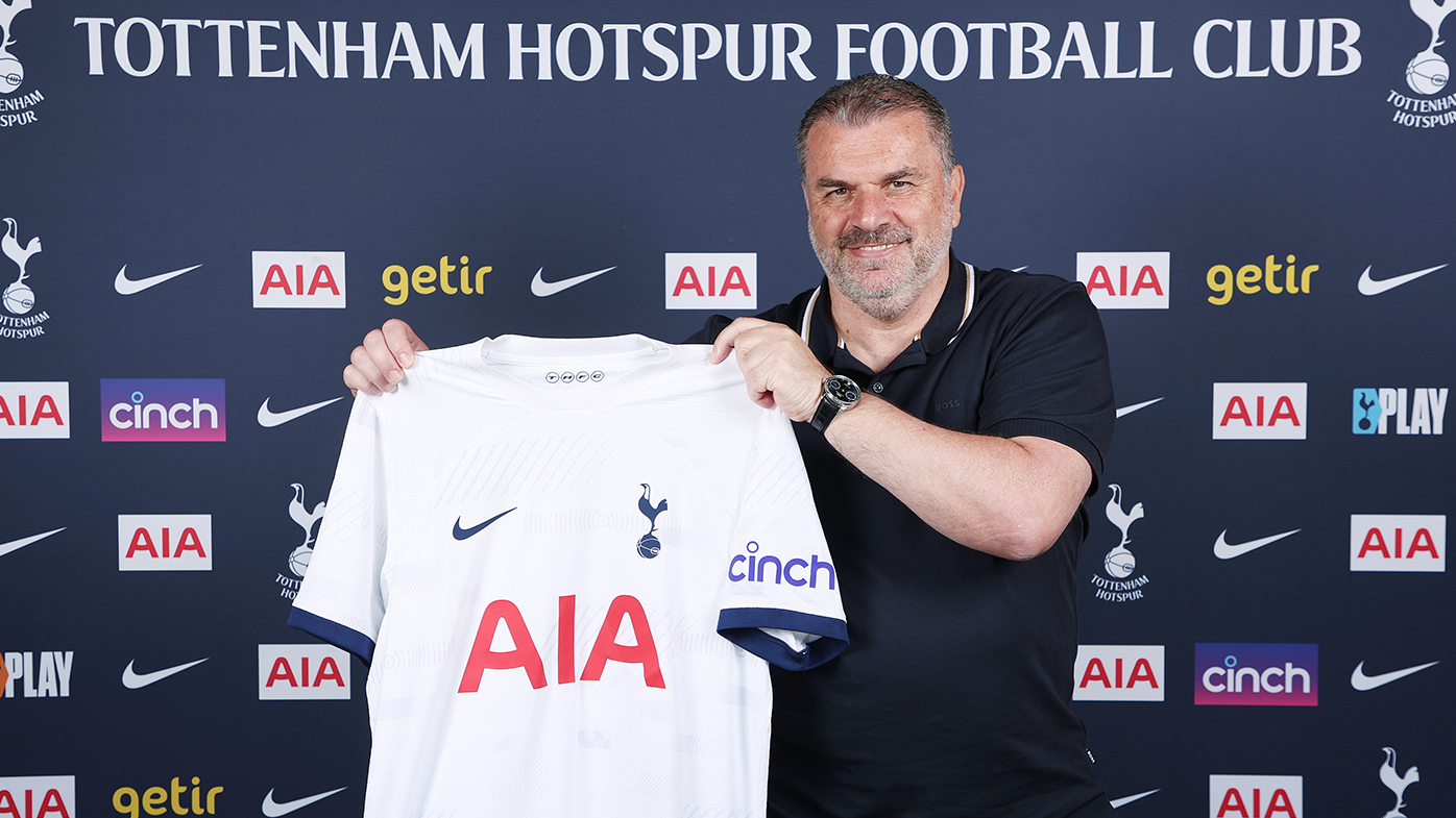 New store tottenham top