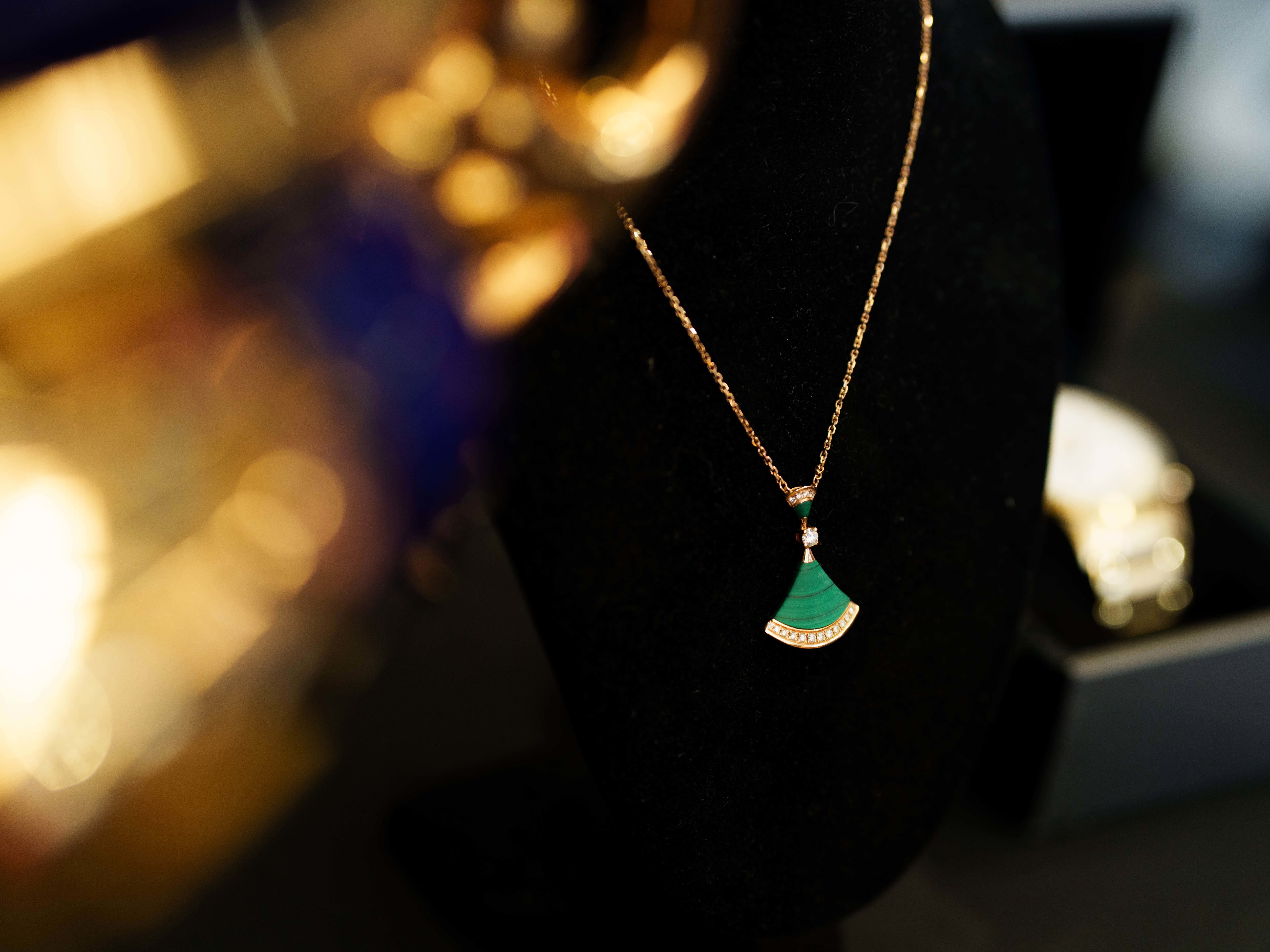 A﻿ designer Bulgari gold diamond necklace worth $11k as well as other pricey jewellery is up for grabs as part of an auction of lost property found at an Australia airport.