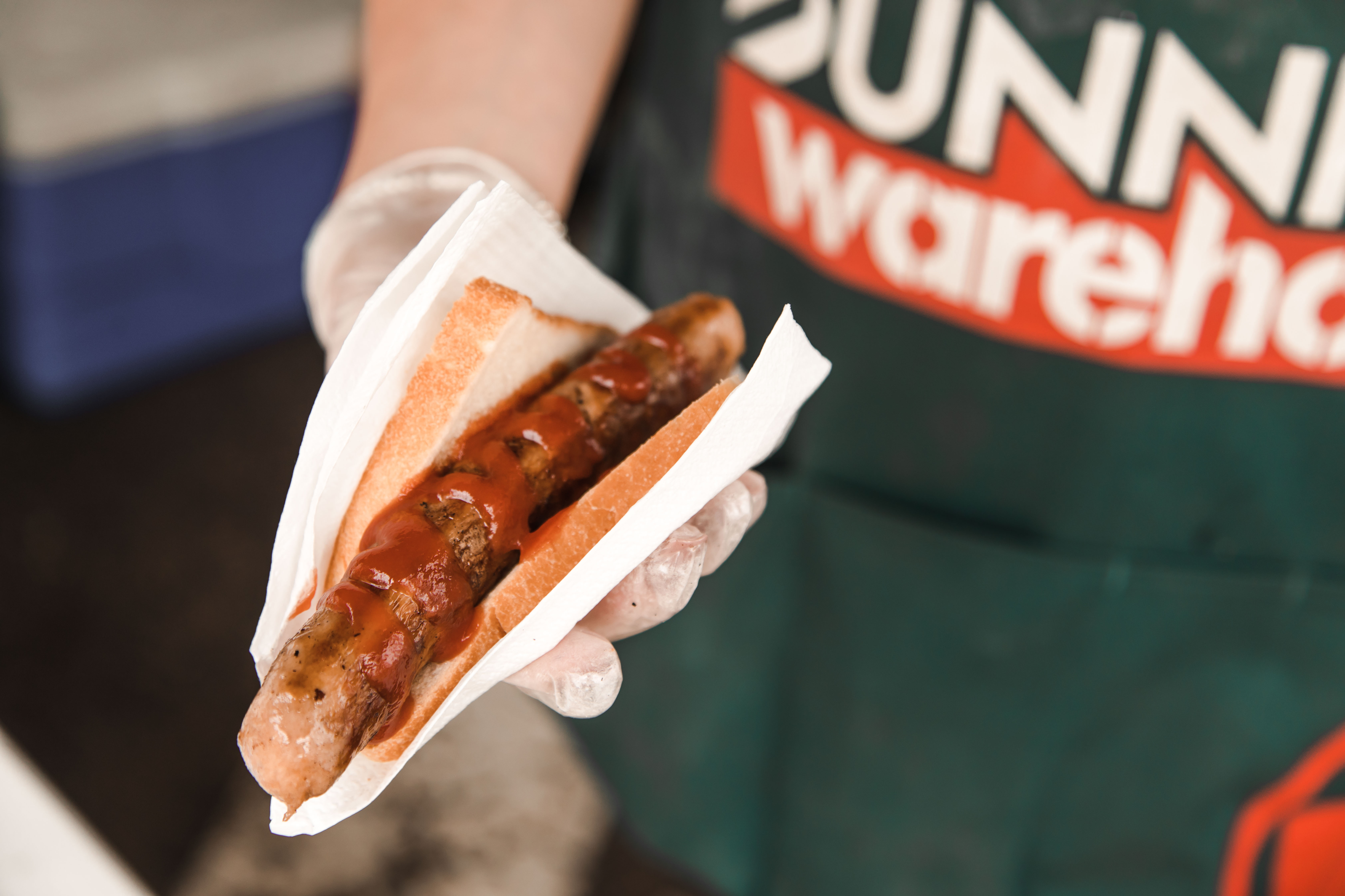 Bunnings shop bbq fundraiser