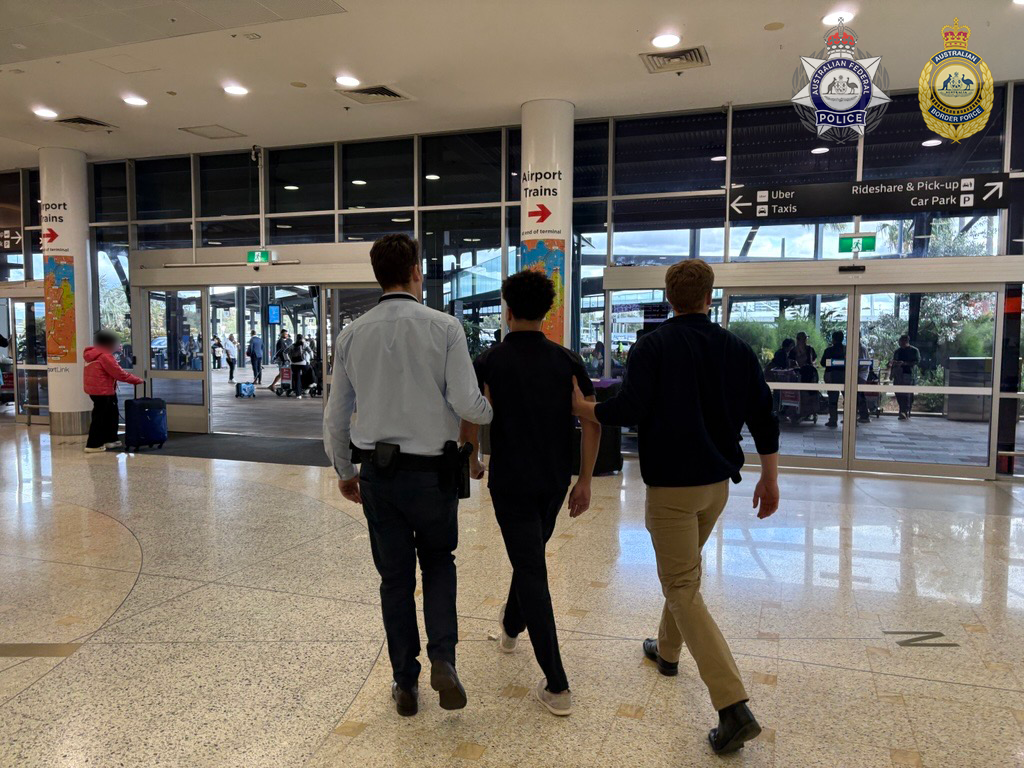 19 year old teenager arrested after allegedly trying to import $14.8 million of meth into Australia from Canada. He told authorities a stranger on social media paid him $3500 to import what he was told were vapes.