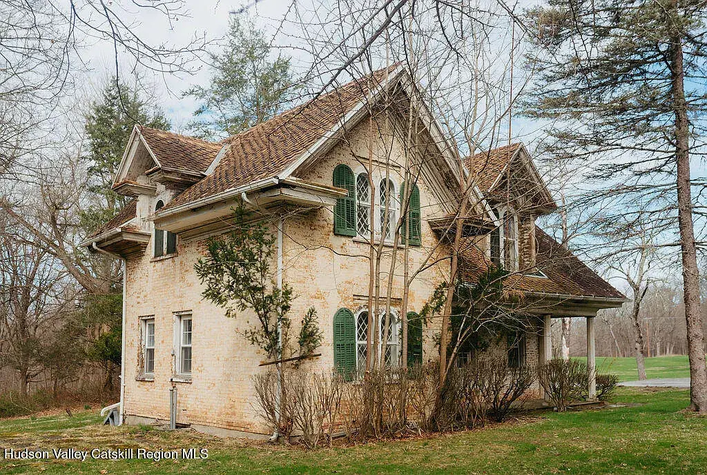 Buying a Piece of the Astor Legacy for the Price of a Studio Apartment