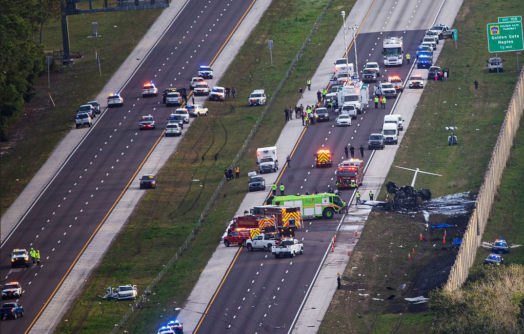 "Hemos perdido ambos motores", dijo el piloto antes de que el avión se estrellara en una carretera de EE. UU.