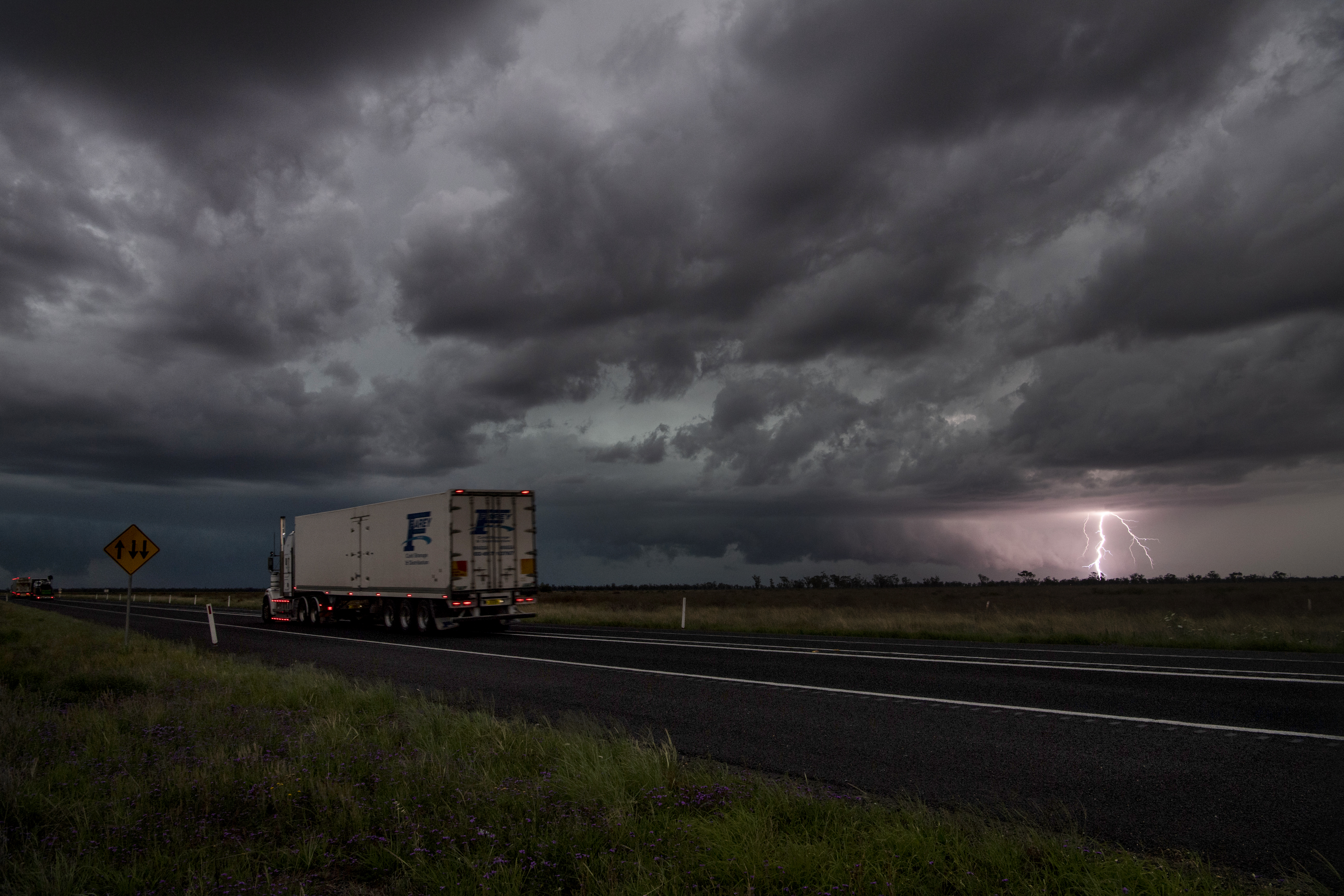 Storms, Newell Highway, north of Moree. Northern Tablelands are expected to receive a months rain in one day. 10th November 2021 Photo Louise Kennerley
