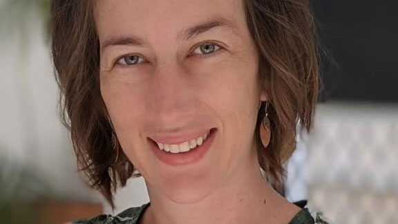 Ms Parsons is calling for a bipartisan parliamentary review of the Parental Leave Act.