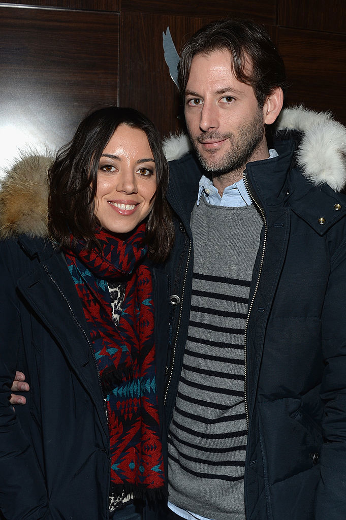 La actriz Aubrey Plaza y el director/escritor Jeff Baena asisten a los anfitriones de GREY GOOSE Blue Door "La vida después de Beth" Fiesta el 19 de enero de 2014 en Park City, Utah.