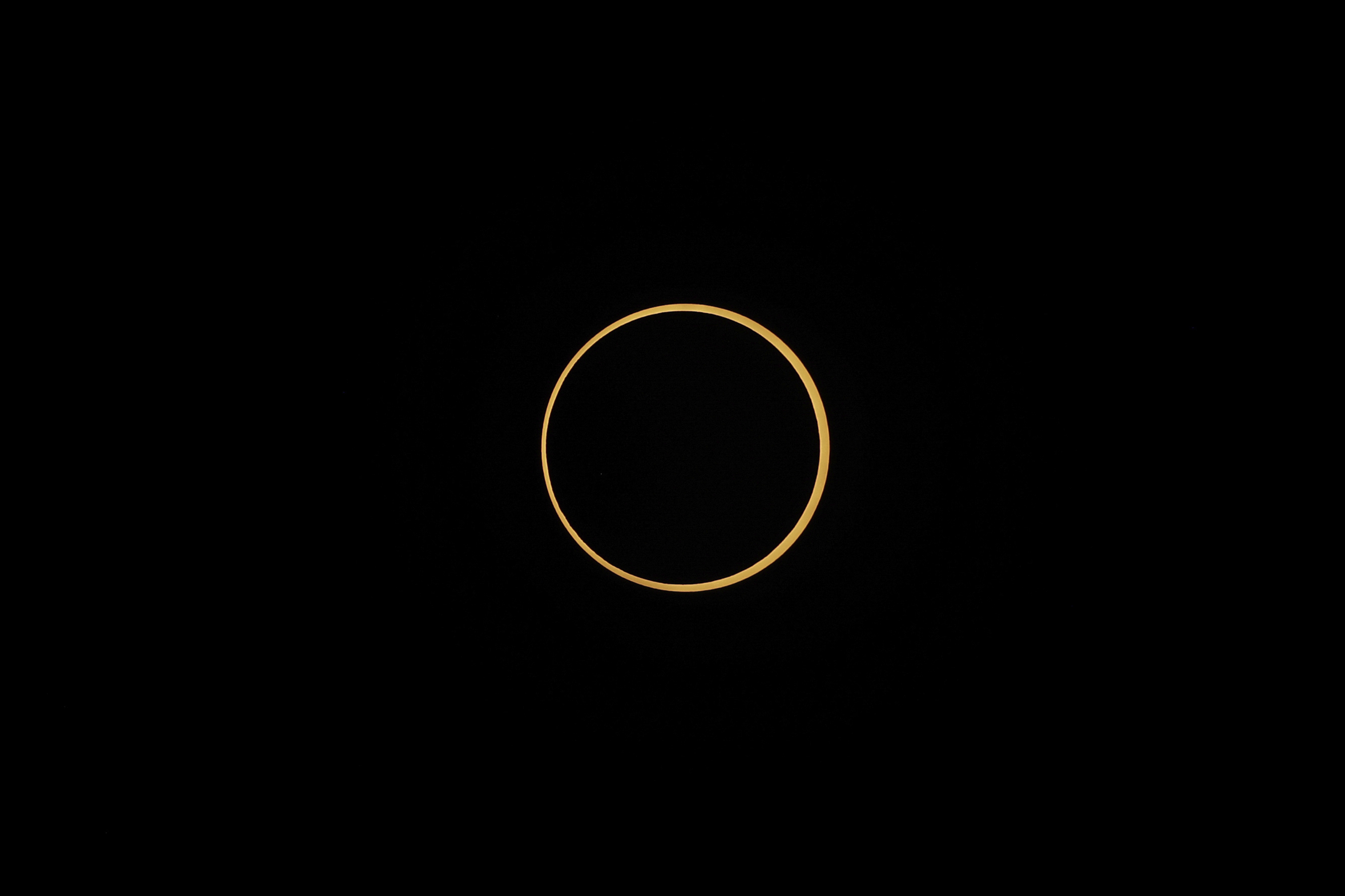 'Ring of fire' eclipse brings cheers and shouts of joy