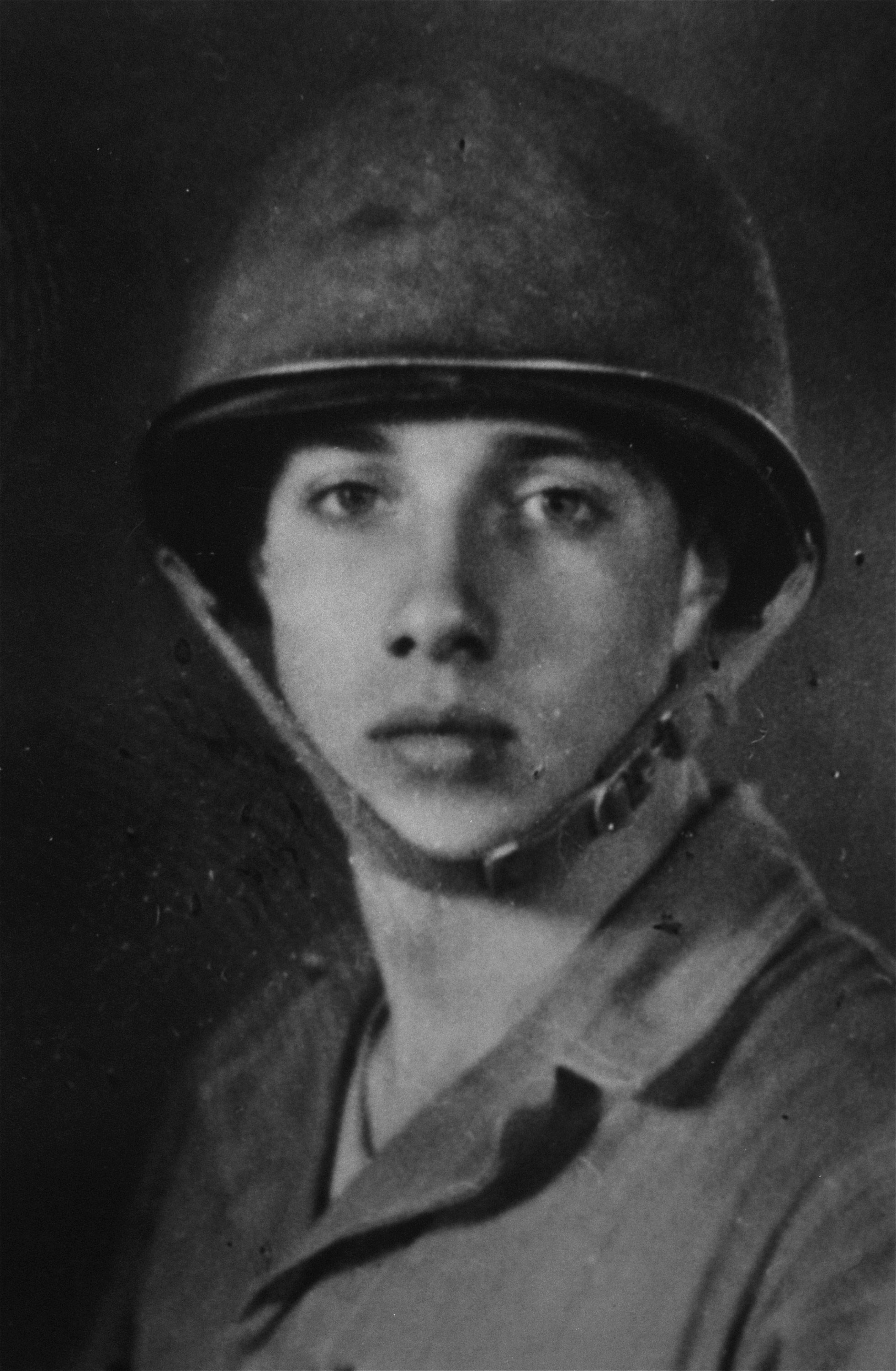 Sent to fight in Italy in 1945, Bob Dole was seriously wounded while trying to carry a fellow soldier to safety. He spent 39 gruelling months in and out of hospitals, recuperating from his near fatal injuries, which left his right arm permanently disabled and his left arm minimally functional.