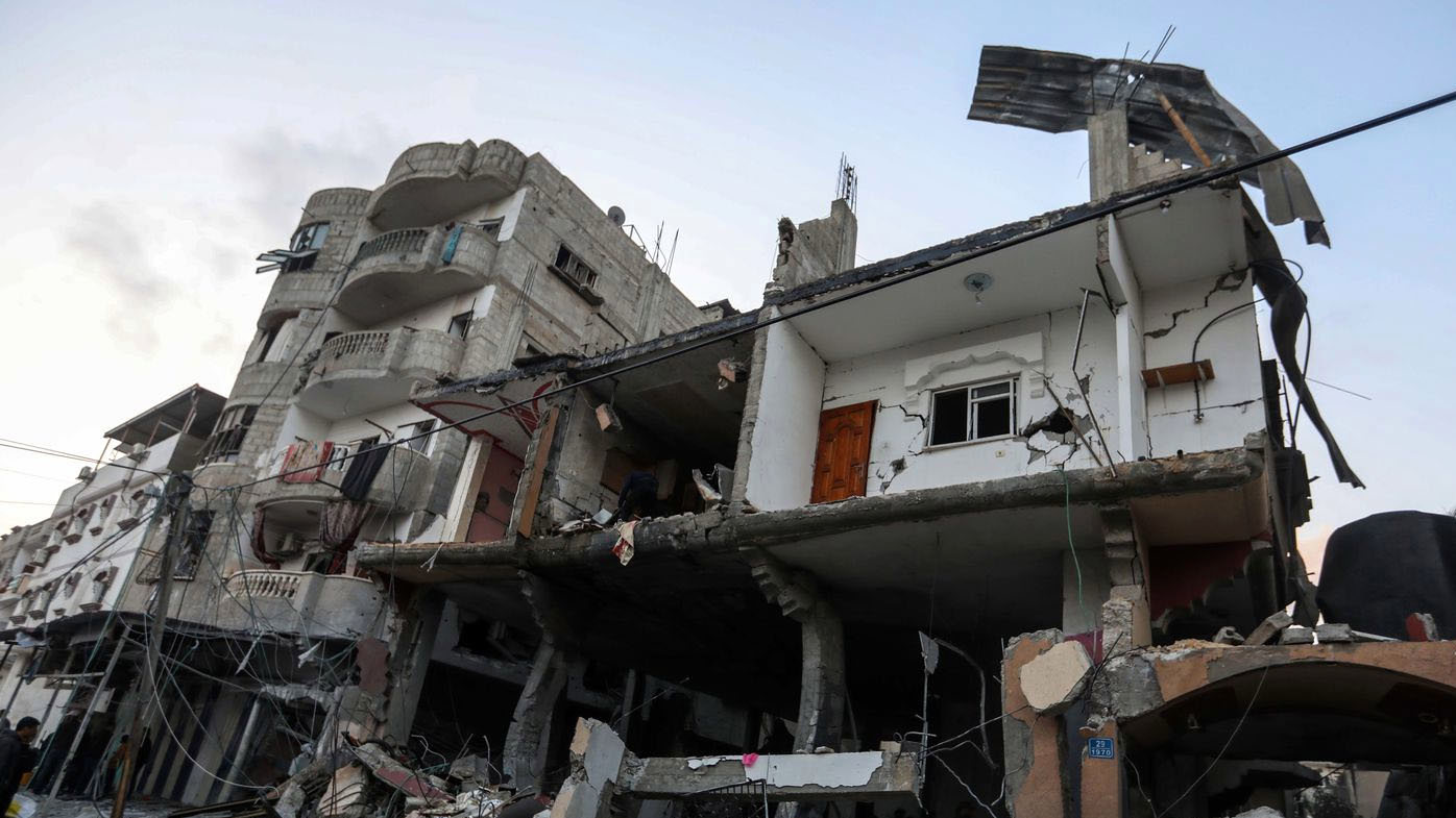 Peace talks raise hopes of Gaza ceasefire, but more than one million people still trapped