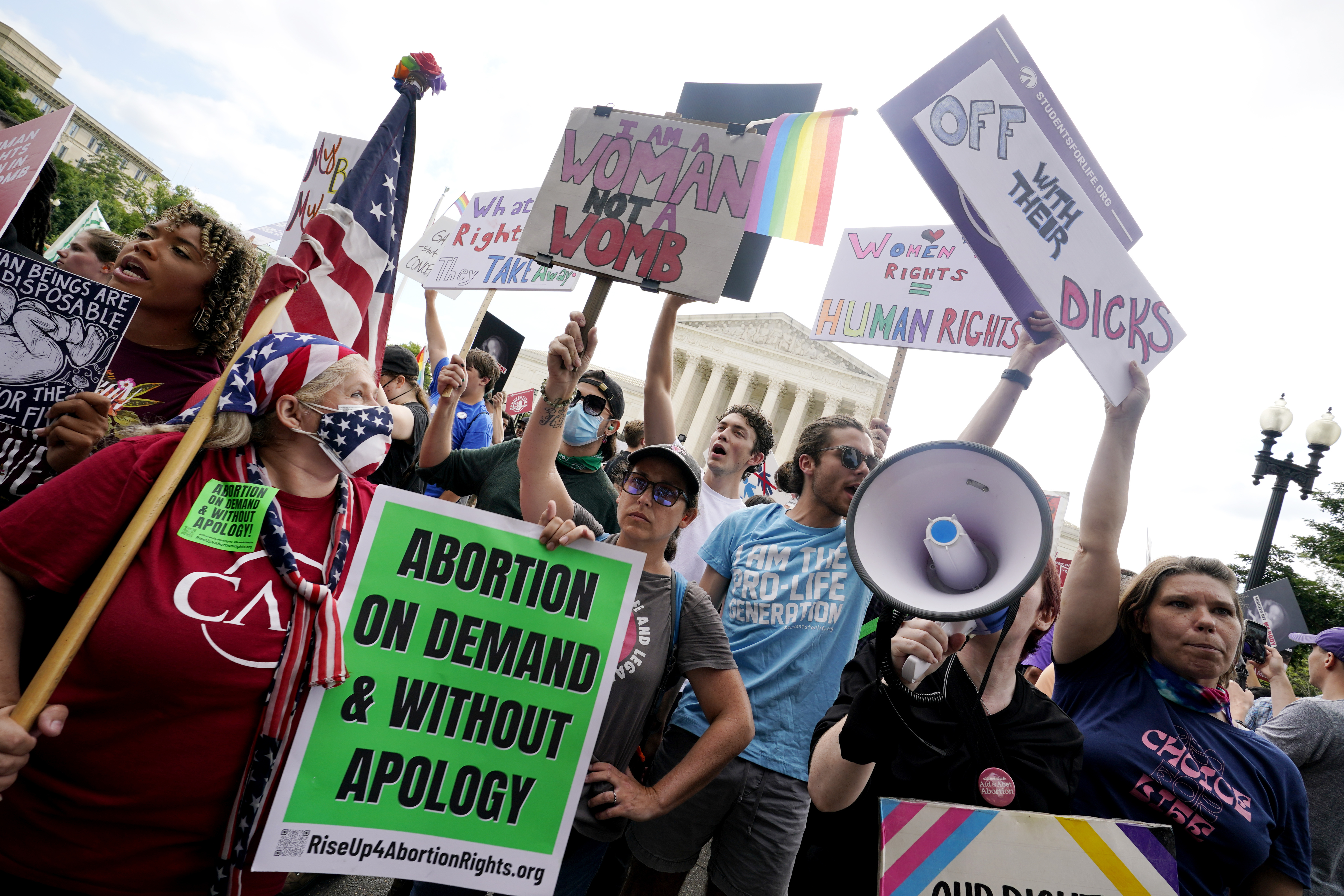 Corte Suprema de EE. UU. anula Roe v. Wade; los estados pueden prohibir el aborto