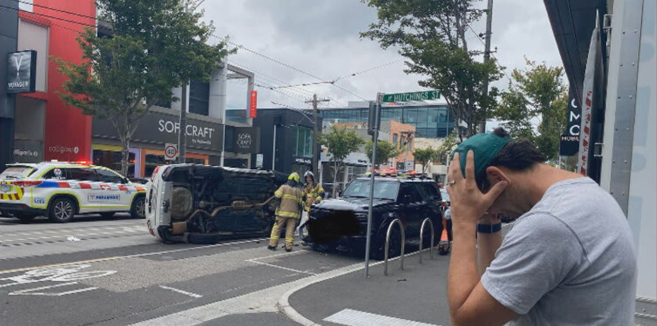 A good Samaritan has retold the moment he chased two teenagers through Melbourne's back streets after witnessing the pair crash into cars, one of which belonging to an AFL player.