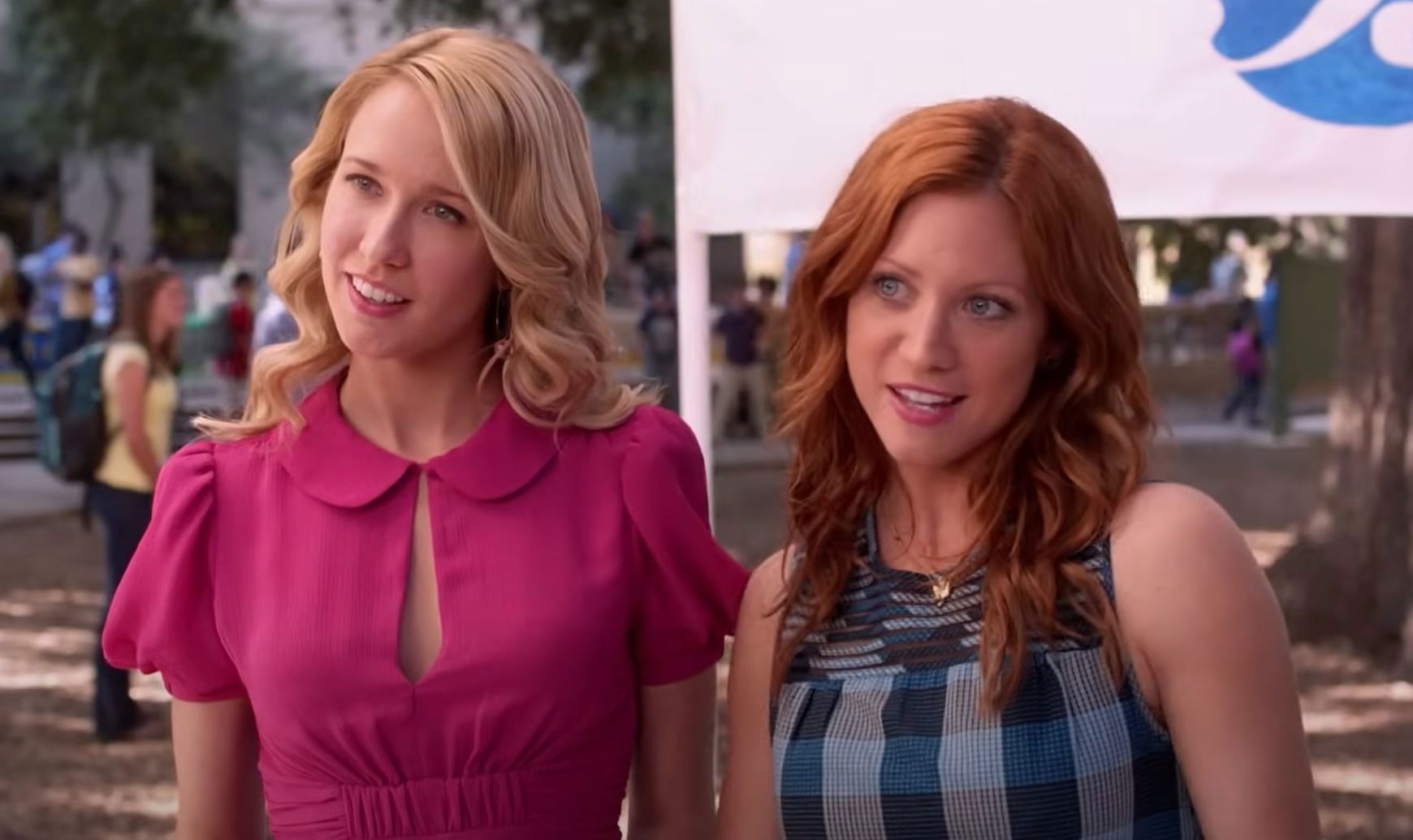 Anna Camp and Brittany Snow in a scene from Pitch Perfect (2012)