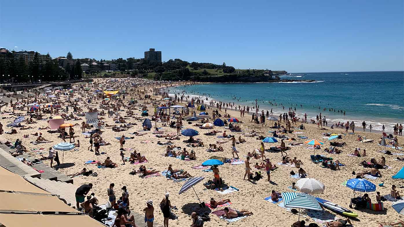 A busy but socially distanced crowd at Coogee Beach on the October long weekend.