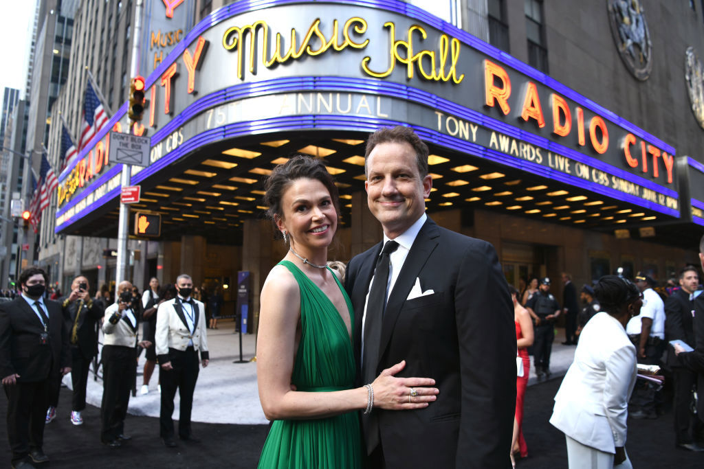 NEW YORK, NEW YORK - JUNE 12: Sutton Foster and Ted Griffin attend the 75th Annual Tony Awards at Radio City Music Hall on June 12, 2022 in New York City. (Photo by Jenny Anderson/Getty Images for Tony Awards Productions )