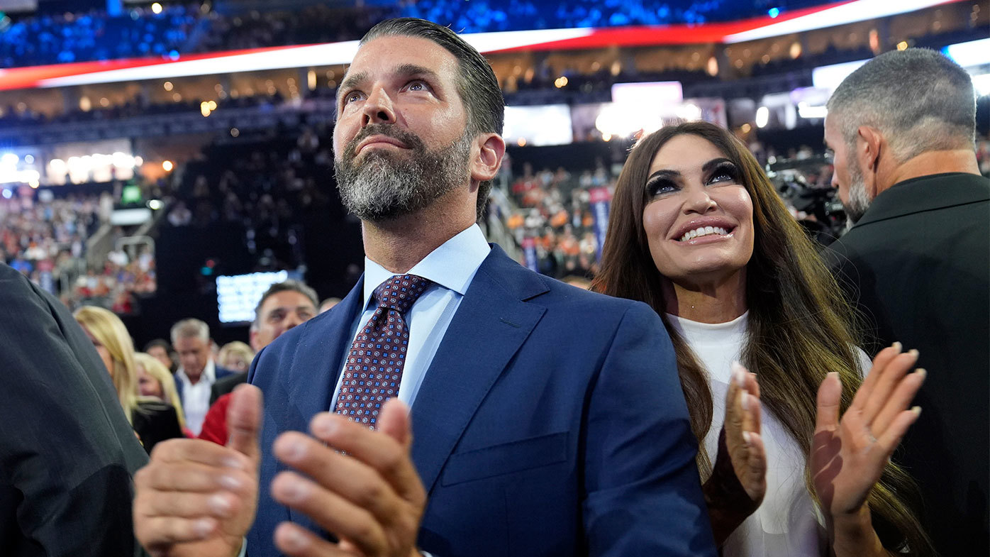 Donald Trump Jr. y su prometida Kimberly Guilfoyle en la Convención Nacional Republicana de 2024.