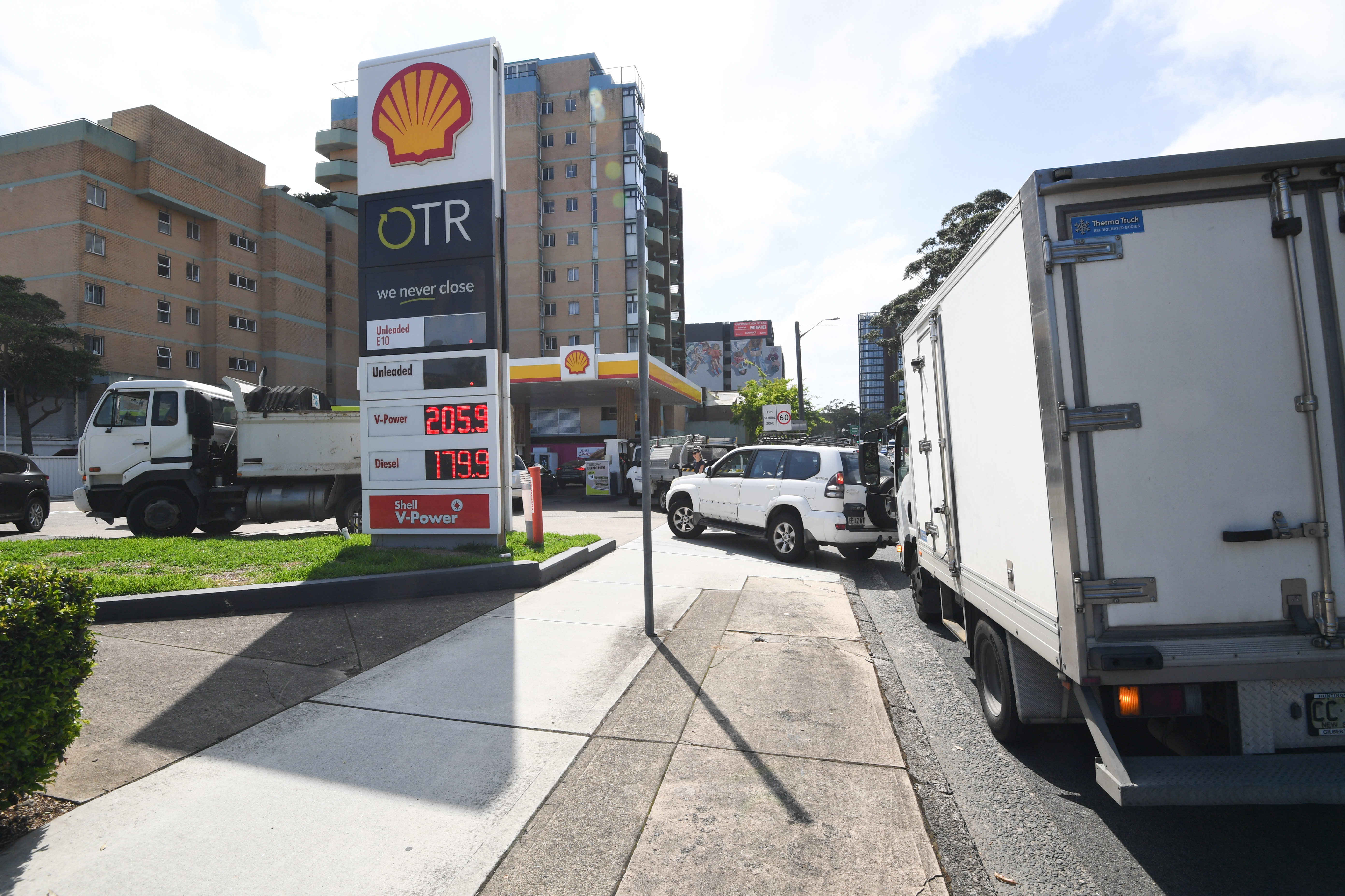 Long queues for petrol at a Sydney service station.
